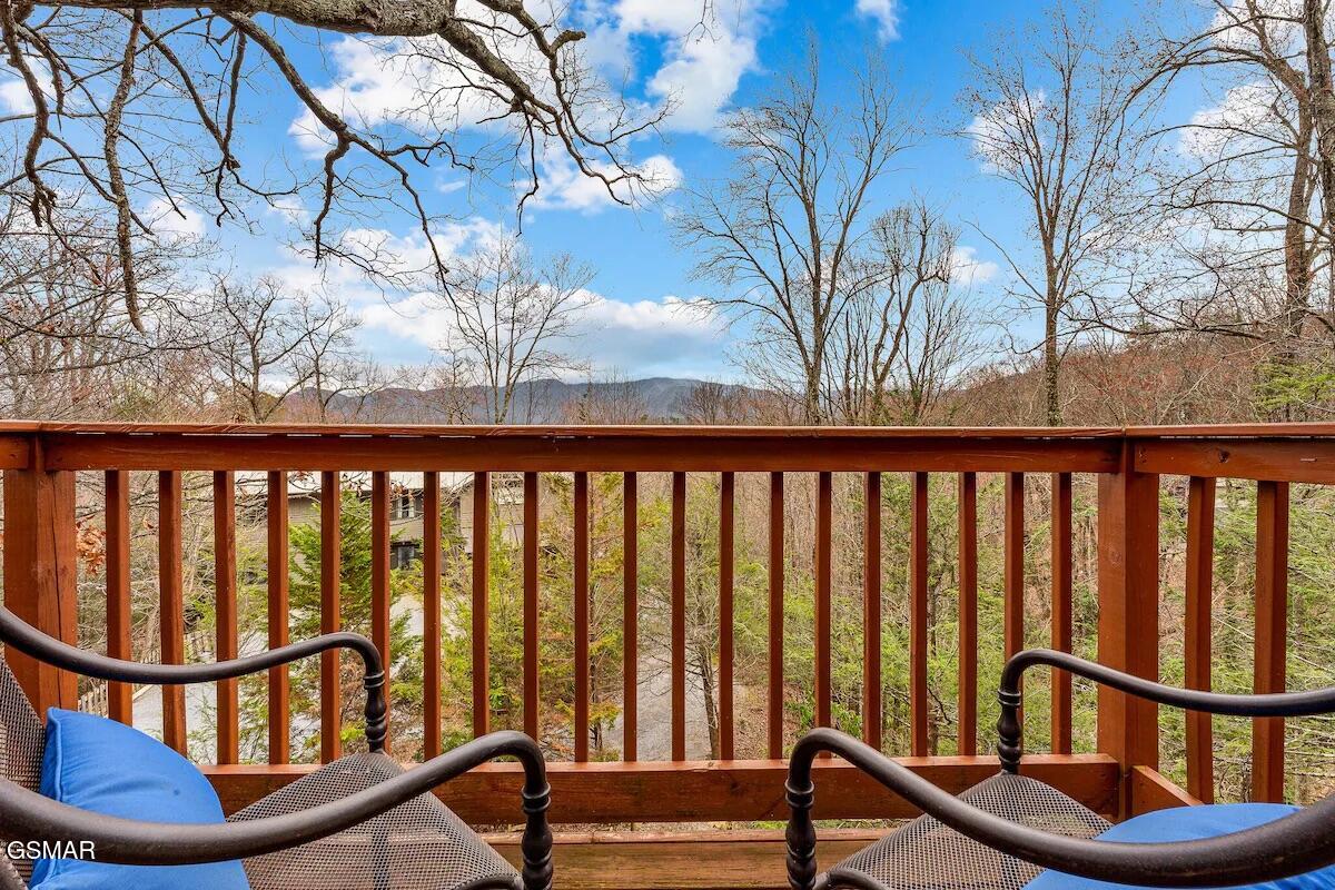 Gatlinburg, Tennessee, 37738, United States, 5 Bedrooms Bedrooms, ,4 BathroomsBathrooms,Residential,For Sale,2023747