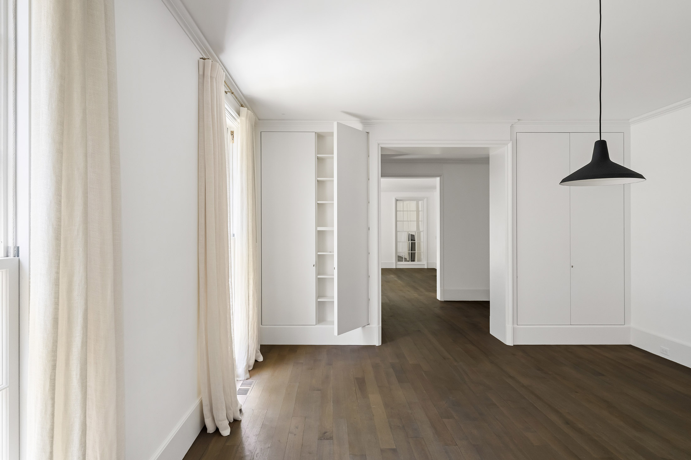  Timeless Architecture and Modern Livability Converge in Tuxedo Park Home - 物件實景