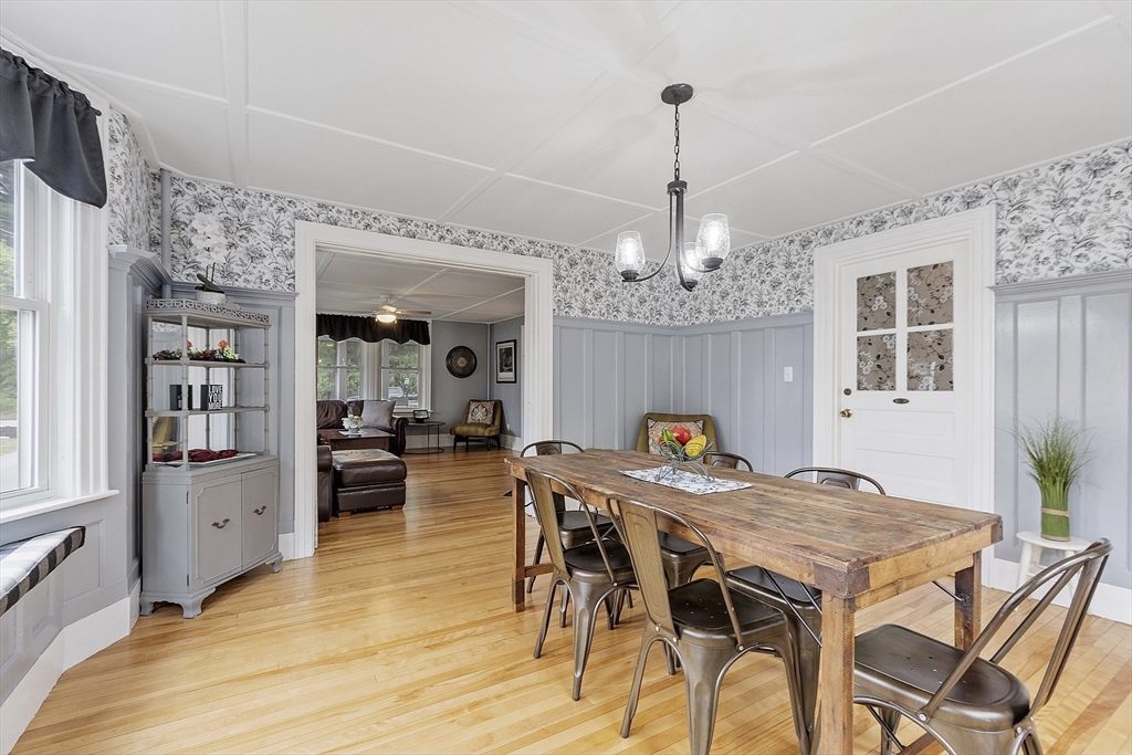 Lunenburg, Massachusetts, 01462, United States, 4 Bedrooms Bedrooms, ,2 BathroomsBathrooms,Residential,For Sale,1876161