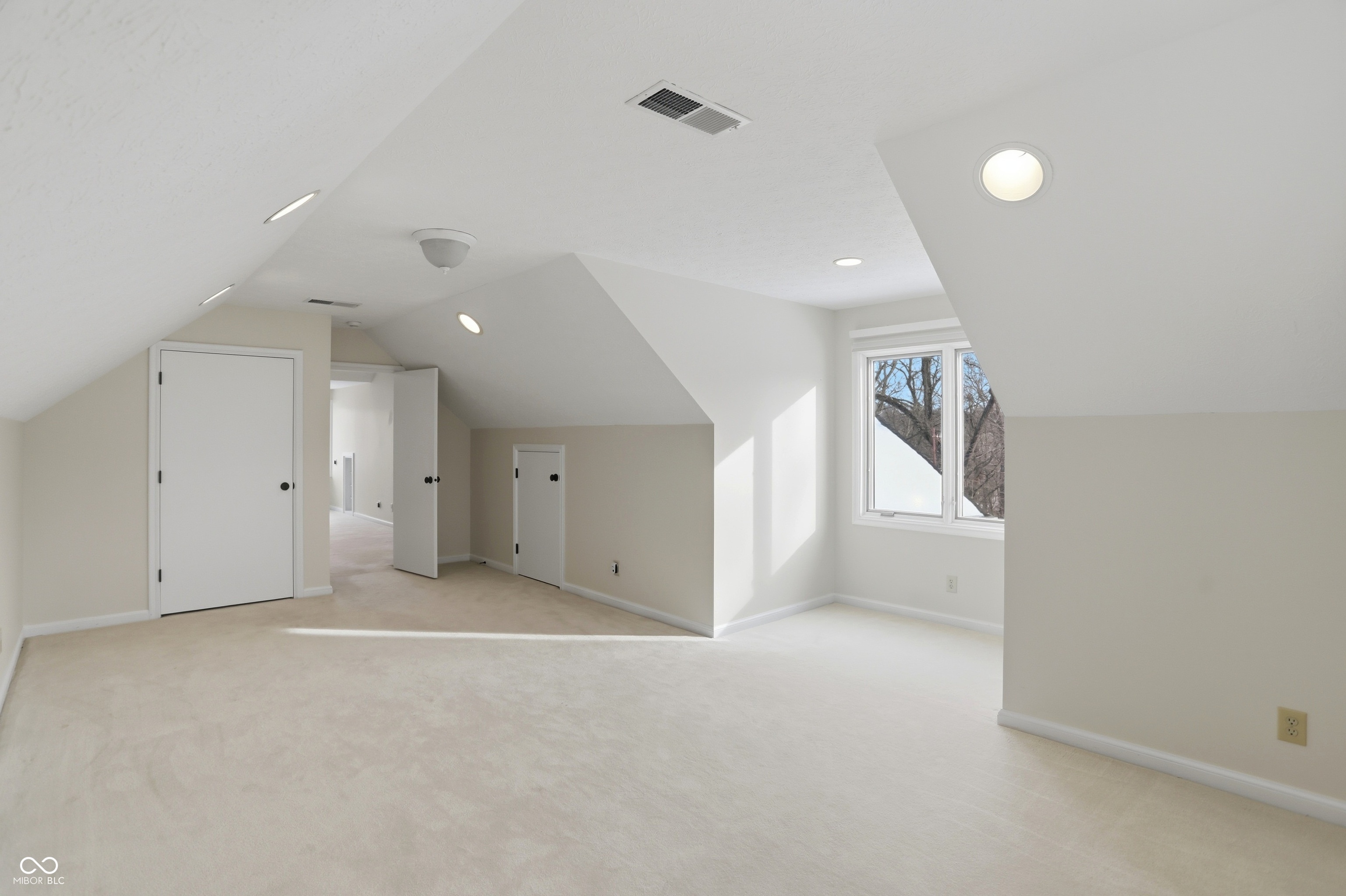 Indianapolis, Indiana, 46256, United States, 6 Bedrooms Bedrooms, ,10 BathroomsBathrooms,Residential,For Sale,2016946