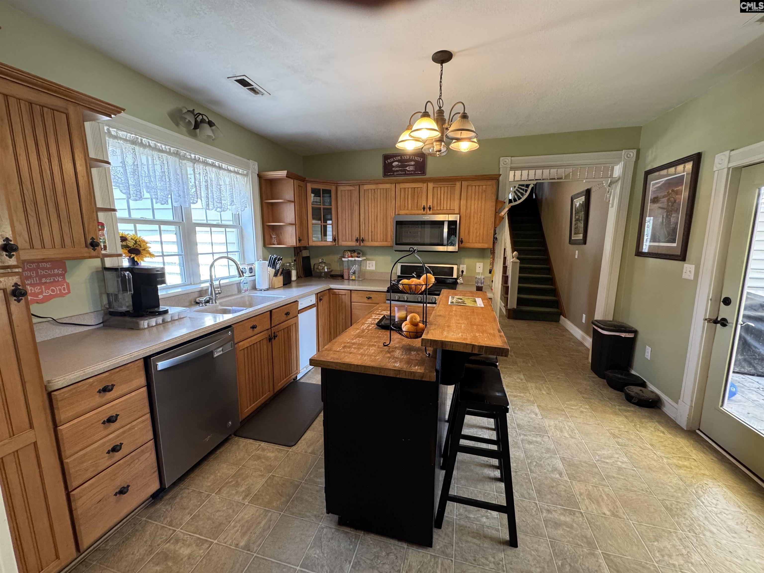 Newberry, South Carolina, 29108, United States, 3 Bedrooms Bedrooms, ,3 BathroomsBathrooms,Residential,For Sale,1987677