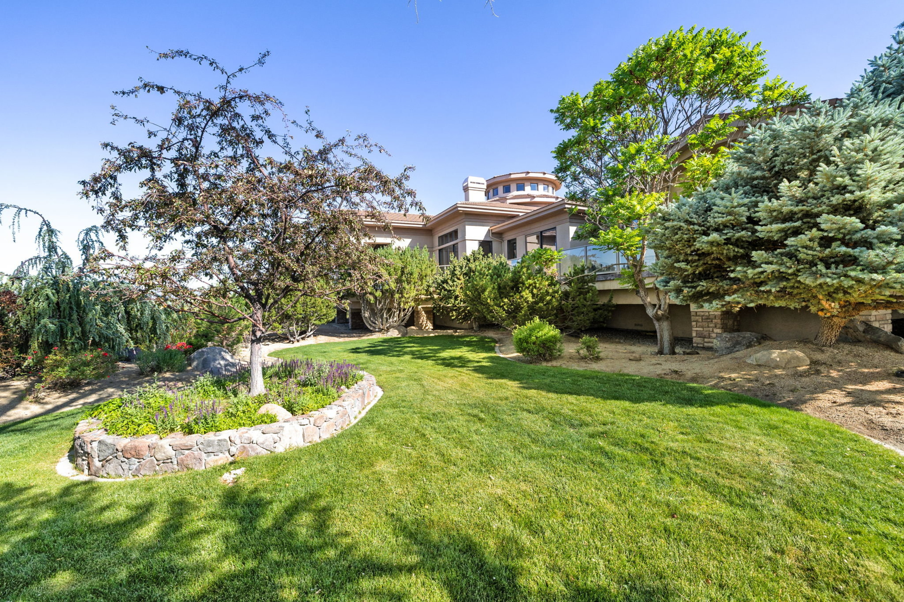  Stunning Custom Home with Breathtaking Views in Reno - 物件實景
