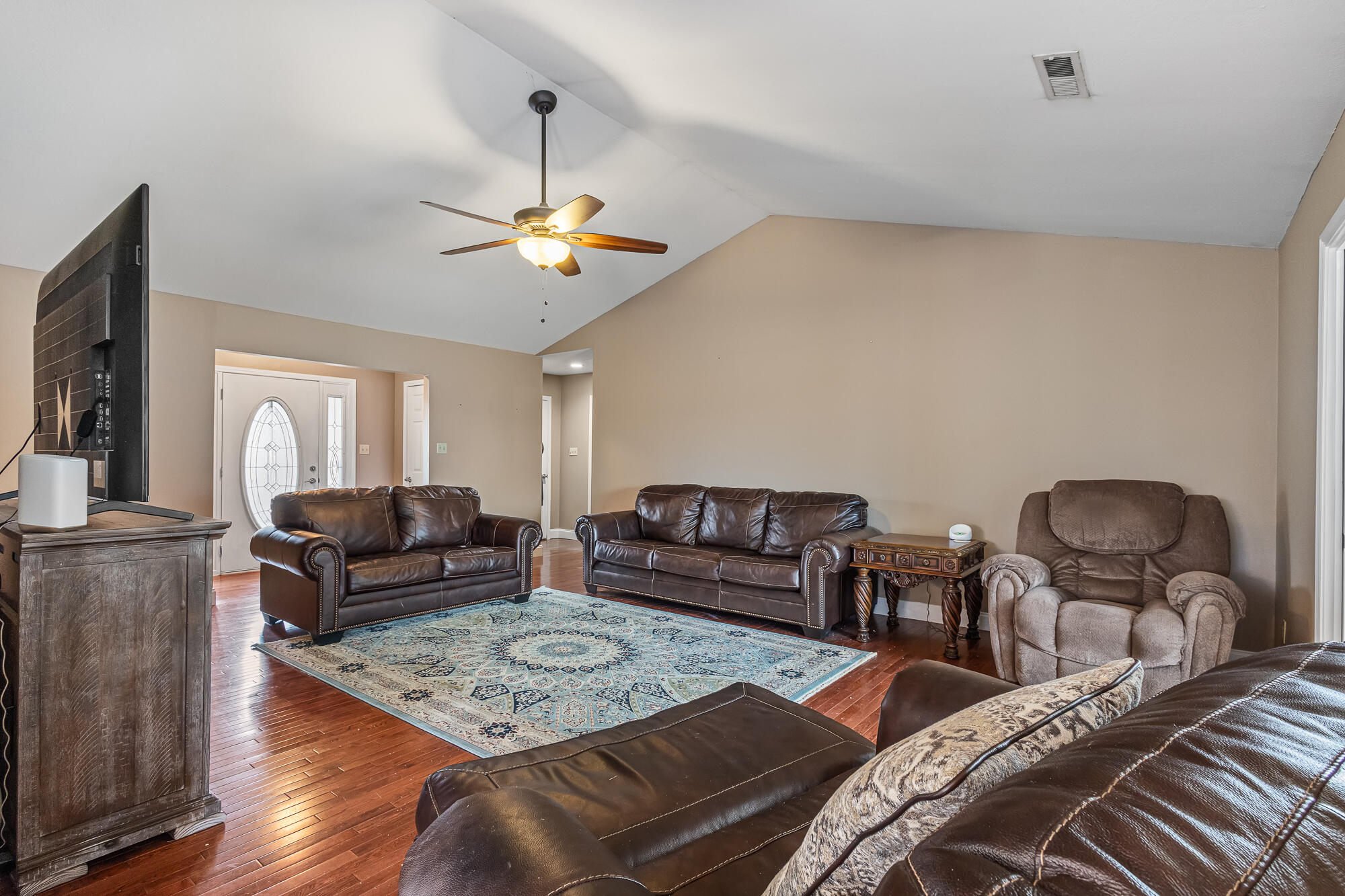 Greenback, Tennessee, 37742, United States, 3 Bedrooms Bedrooms, ,2 BathroomsBathrooms,Residential,For Sale,1996509