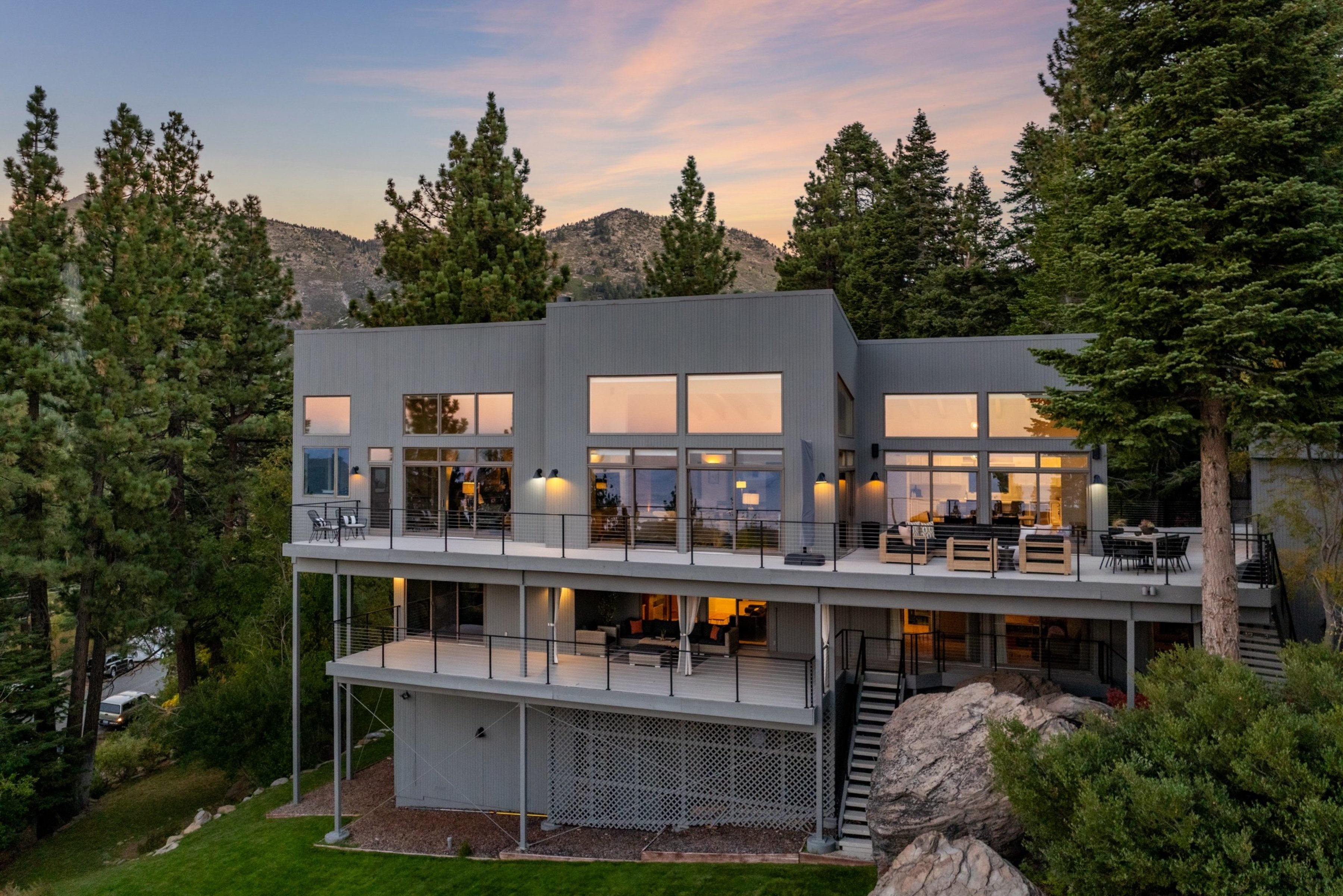  Legendary Gated Panoramic Lake View Estate - 物件實景