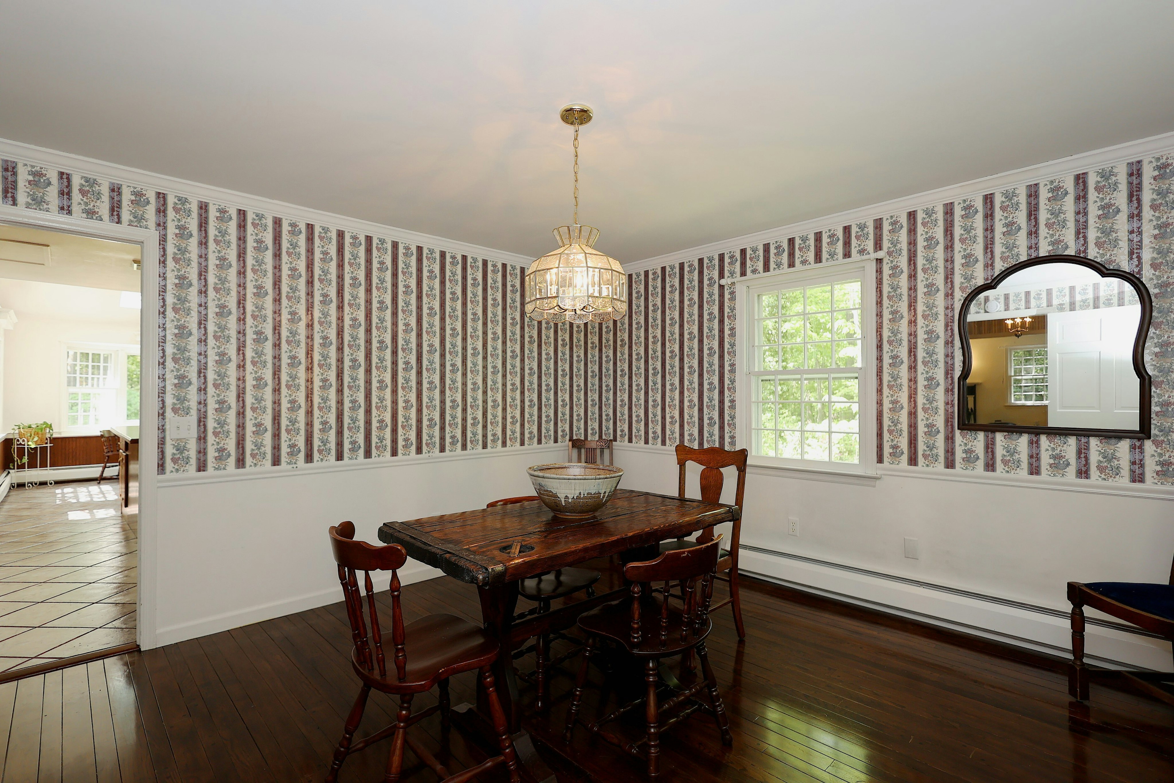  Classic New England Colonial - 物件實景