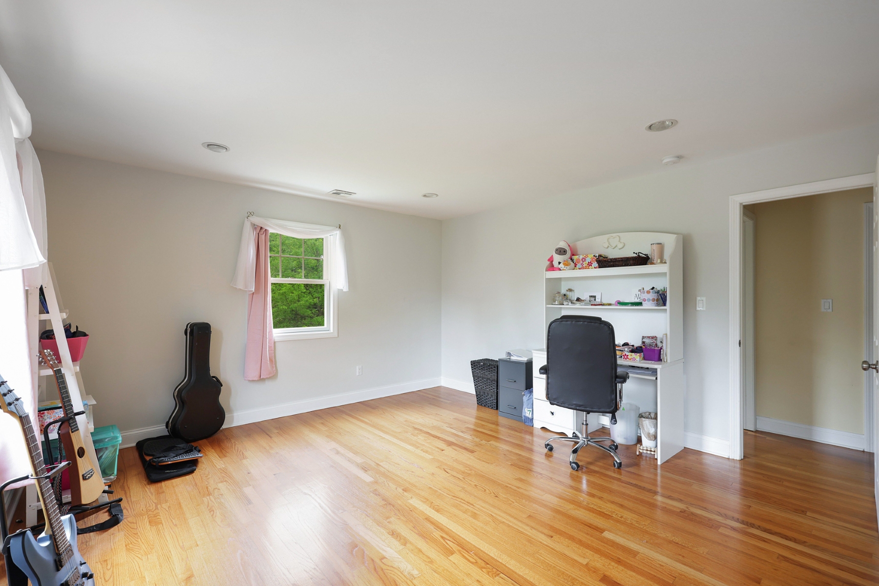  Beautifully Maintained Colonial Situated on a Quiet Cul-de-Sac - 物件實景