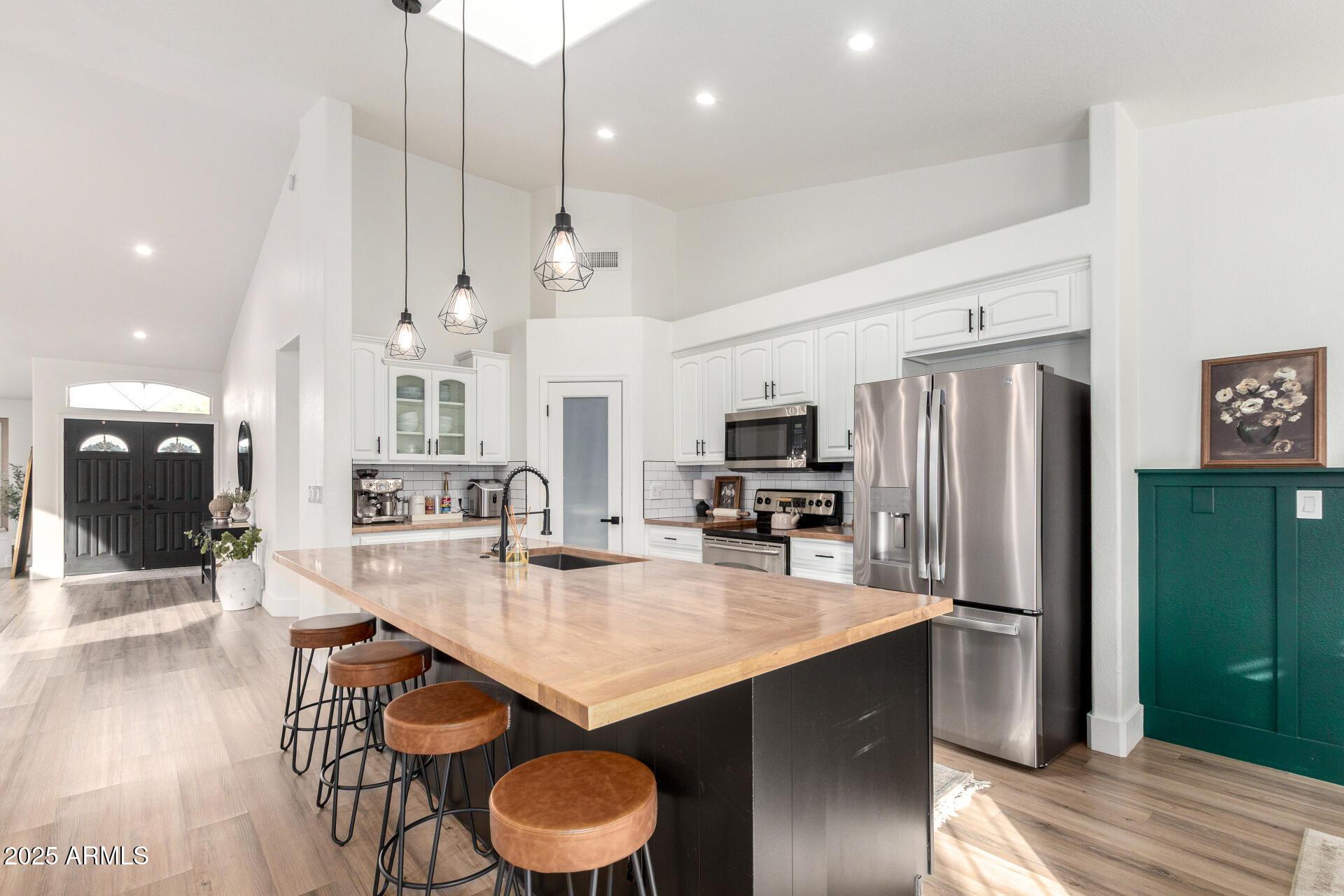 Peoria, Arizona, 85382, United States, 3 Bedrooms Bedrooms, ,2 BathroomsBathrooms,Residential,For Sale,2006297