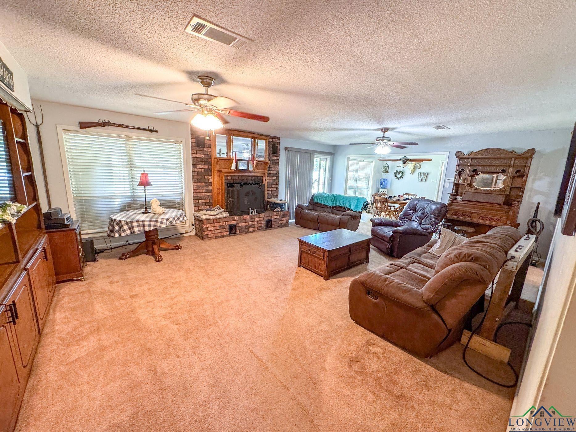 Linden, Texas, 75563, United States, 3 Bedrooms Bedrooms, ,3 BathroomsBathrooms,Residential,For Sale,1974630