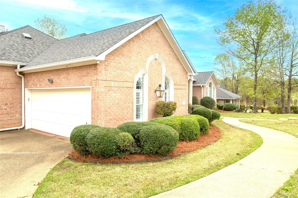 Shreveport, Louisiana, 71106, United States, 4 Bedrooms Bedrooms, ,4 BathroomsBathrooms,Residential,For Sale,1847016