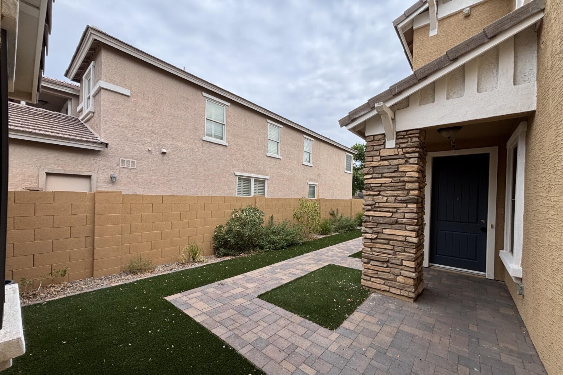  2239 E Bowker Street  Phoenix, AZ - 物件實景