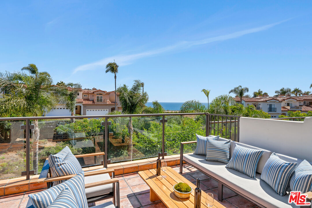 Malibu, California, 90265, United States, 2 Bedrooms Bedrooms, ,3 BathroomsBathrooms,Residential,For Sale,1902662