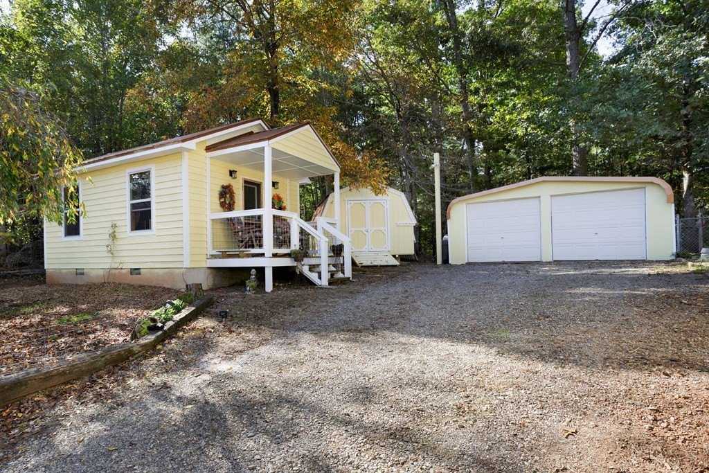 Hiawassee, Georgia, 30546, United States, 2 Bedrooms Bedrooms, ,3 BathroomsBathrooms,Residential,For Sale,1979579