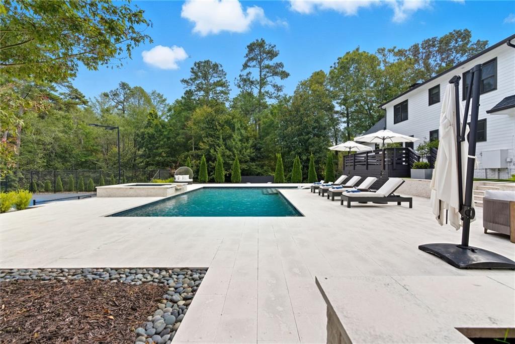 Alpharetta, Georgia, 30005, United States, 4 Bedrooms Bedrooms, ,6 BathroomsBathrooms,Residential,For Sale,1983404