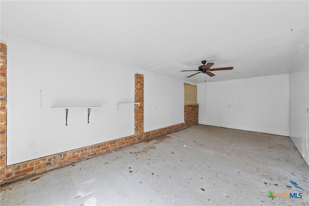 Woodway, Texas, 76712, United States, 5 Bedrooms Bedrooms, ,3 BathroomsBathrooms,Residential,For Sale,1988049