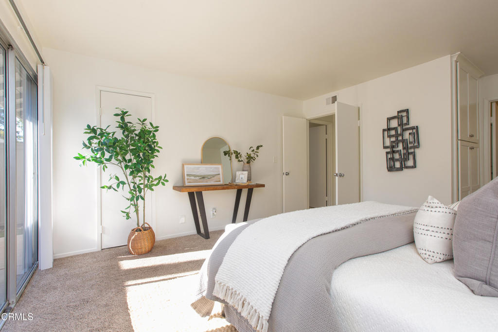 Tustin, California, 92780, United States, 2 Bedrooms Bedrooms, ,2 BathroomsBathrooms,Residential,For Sale,2002940