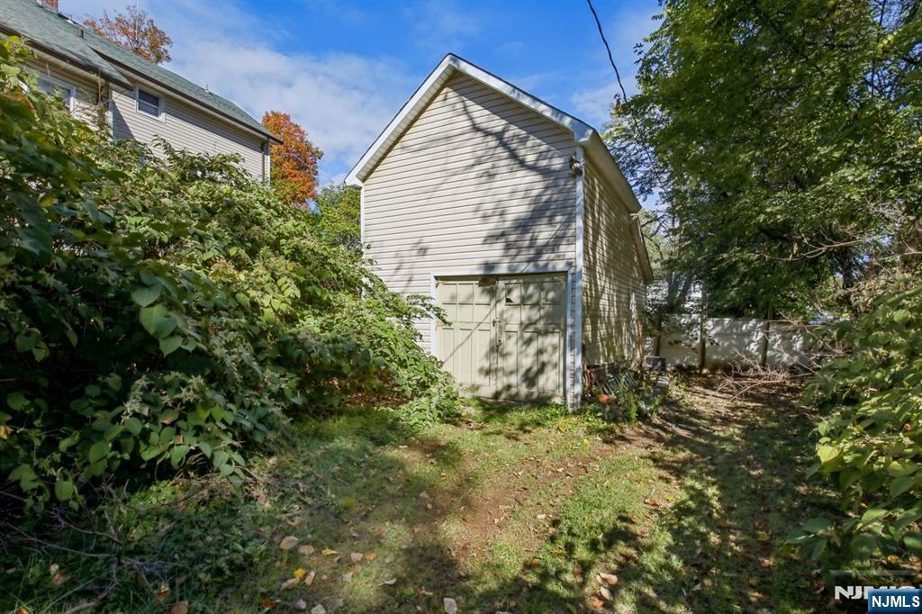 Ridgewood, New Jersey, 07450, United States, 3 Bedrooms Bedrooms, ,2 BathroomsBathrooms,Residential,For Sale,1988211