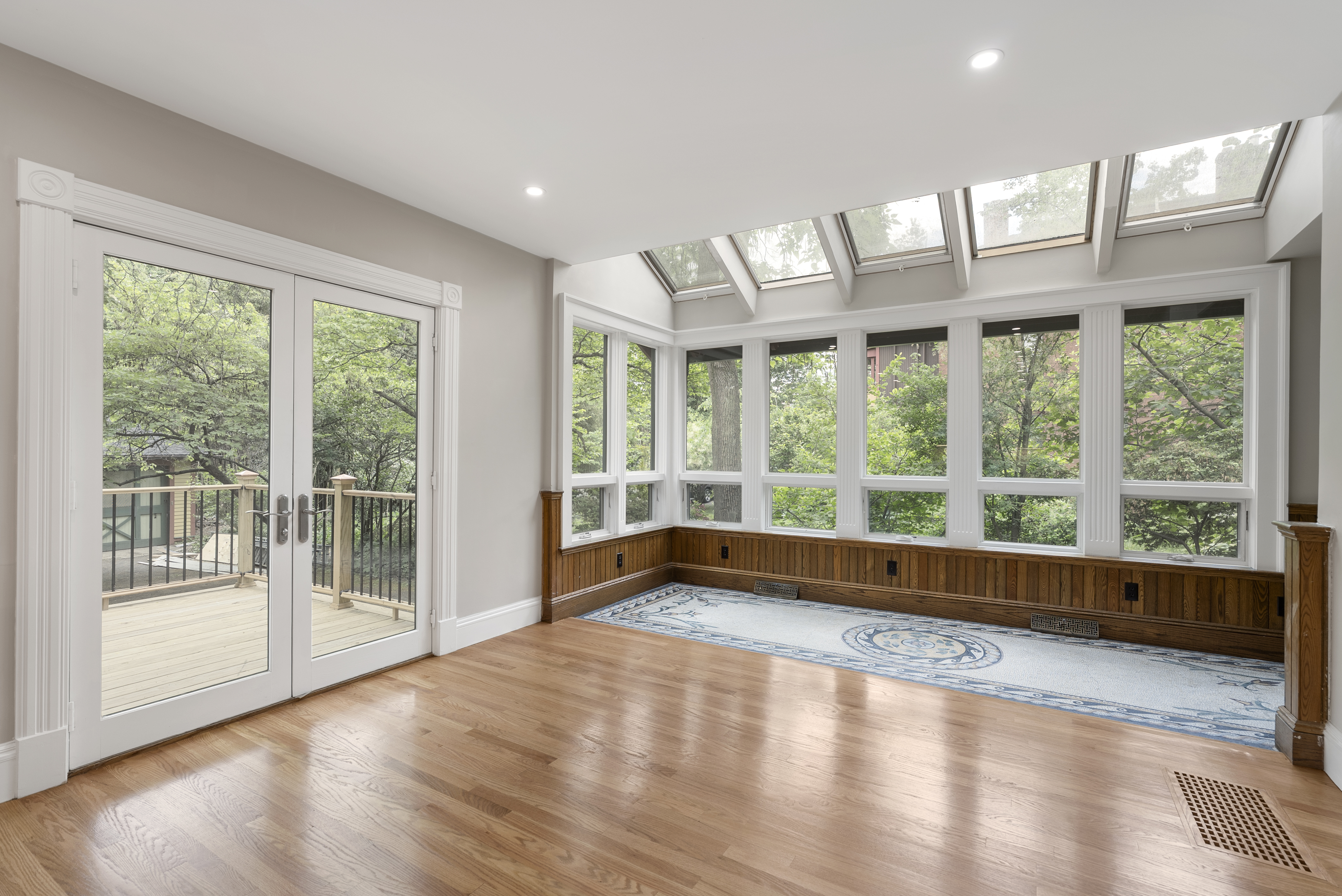  102 Huntington Street - 物件實景