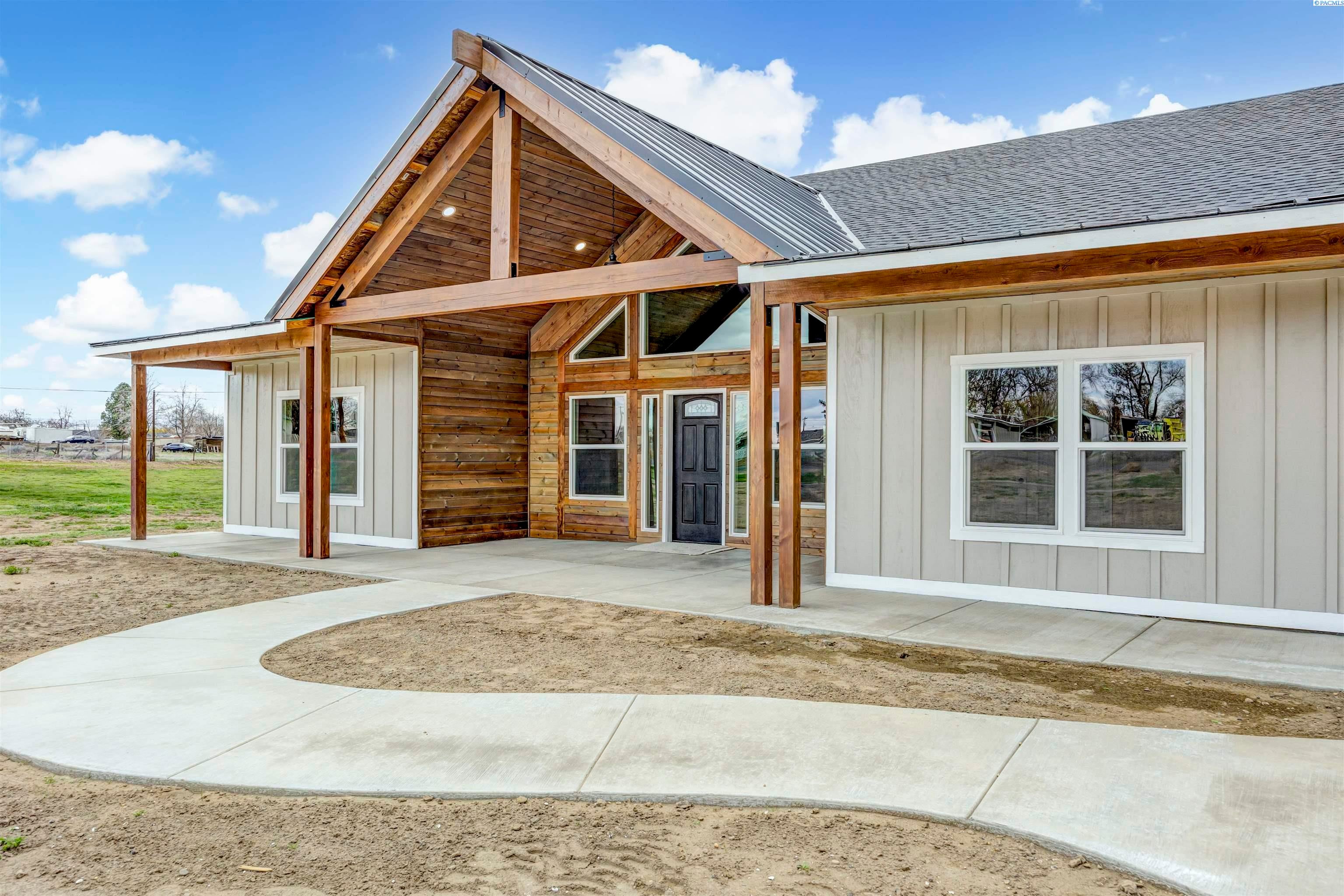 Prosser, Washington, 99350, United States, 3 Bedrooms Bedrooms, ,2 BathroomsBathrooms,Residential,For Sale,2027439