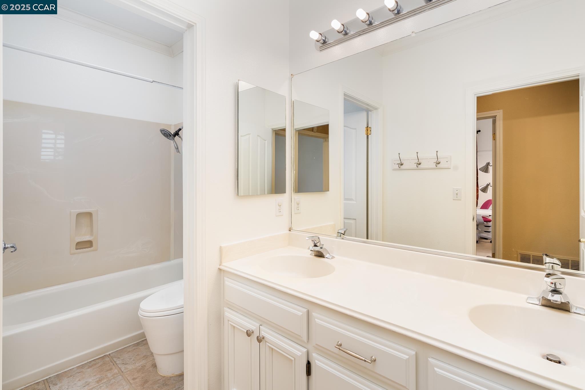 San Ramon, California, 94582, United States, 4 Bedrooms Bedrooms, ,3 BathroomsBathrooms,Residential,For Sale,1988285