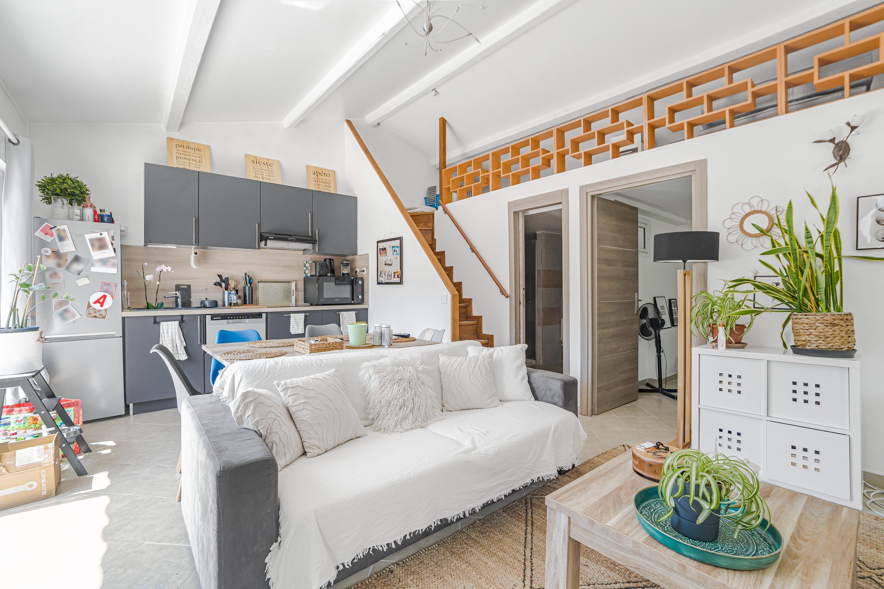  Villa with guest house, swimming pool and extension potential on 3,000 sq m of … - 物件實景