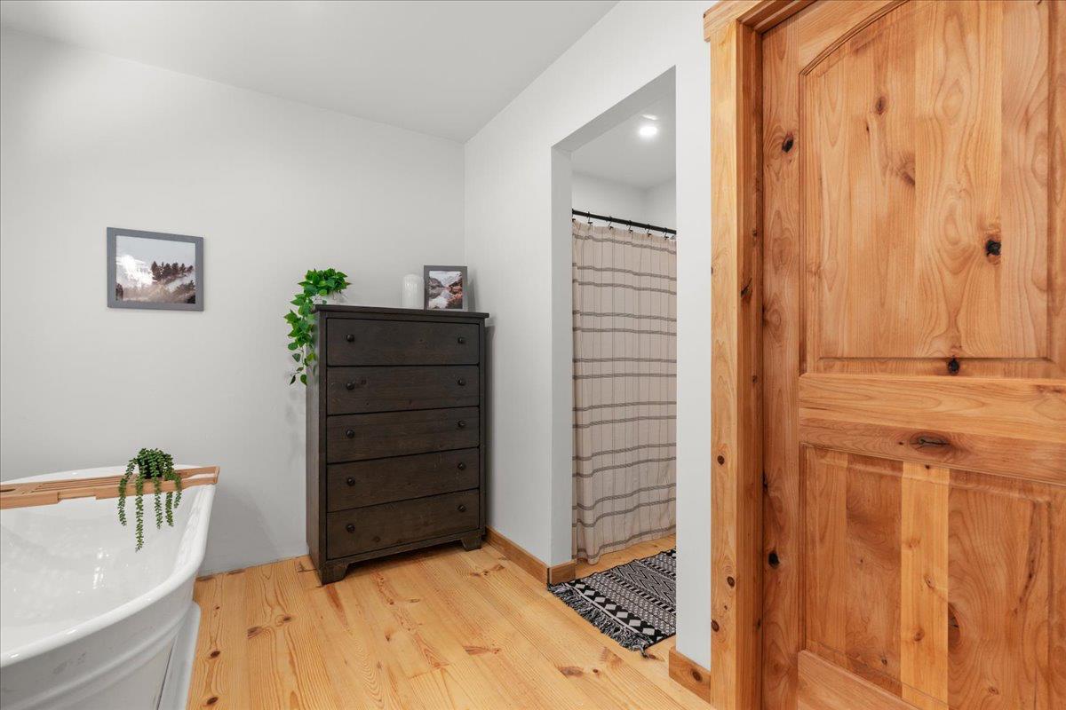 Nevada City, California, 95959, United States, 4 Bedrooms Bedrooms, ,2 BathroomsBathrooms,Residential,For Sale,1916710