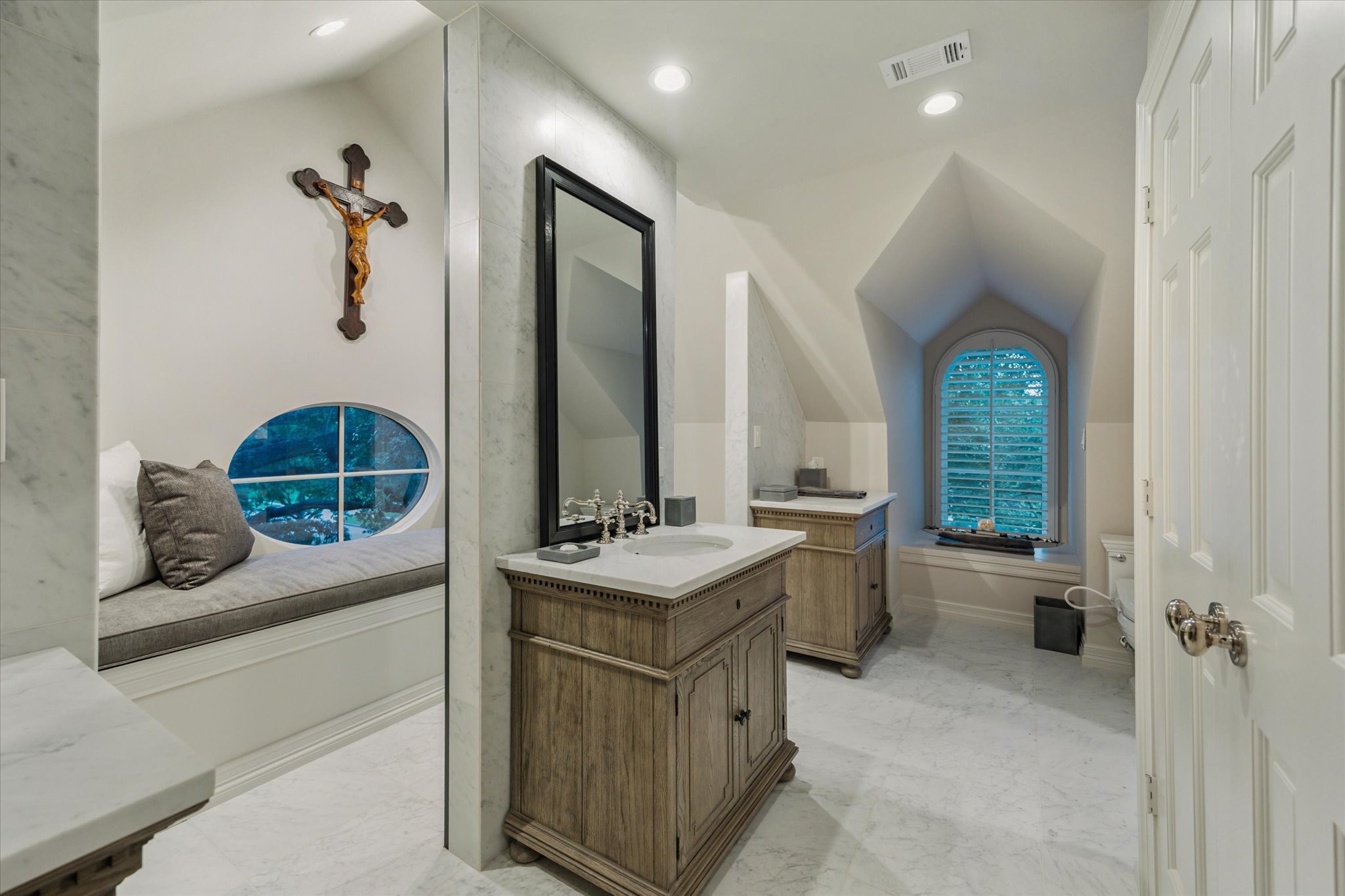  2249 Pelham Drive - 物件實景