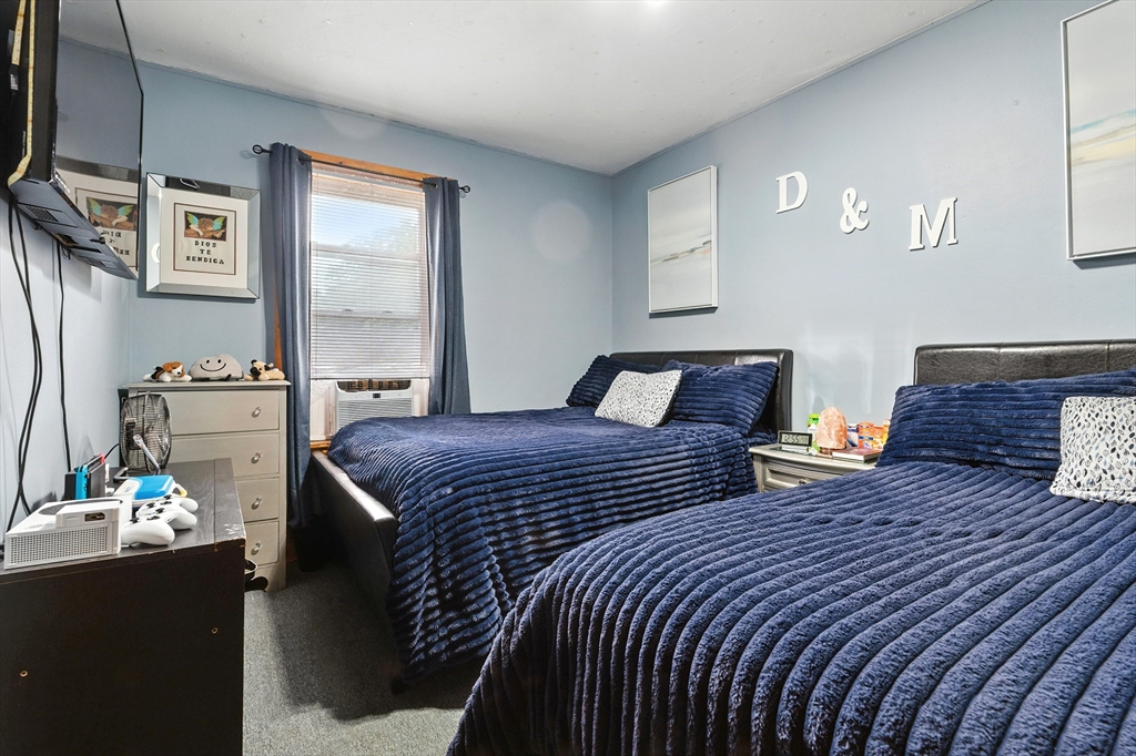 Worcester, Massachusetts, 01603, United States, 9 Bedrooms Bedrooms, ,3 BathroomsBathrooms,Residential,For Sale,1927945