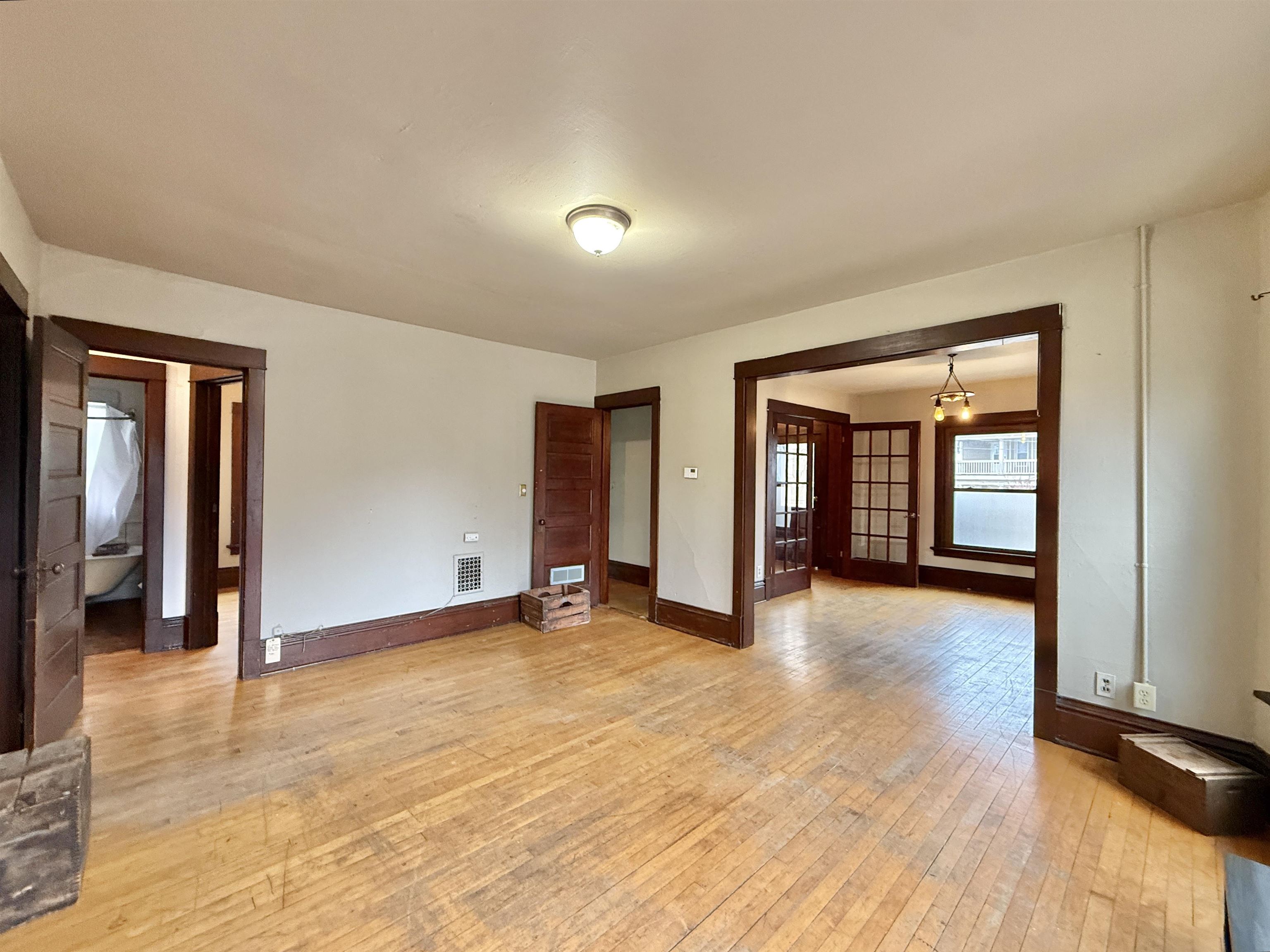 Madison, Wisconsin, 53703, United States, 5 Bedrooms Bedrooms, ,2 BathroomsBathrooms,Residential,For Sale,1979001