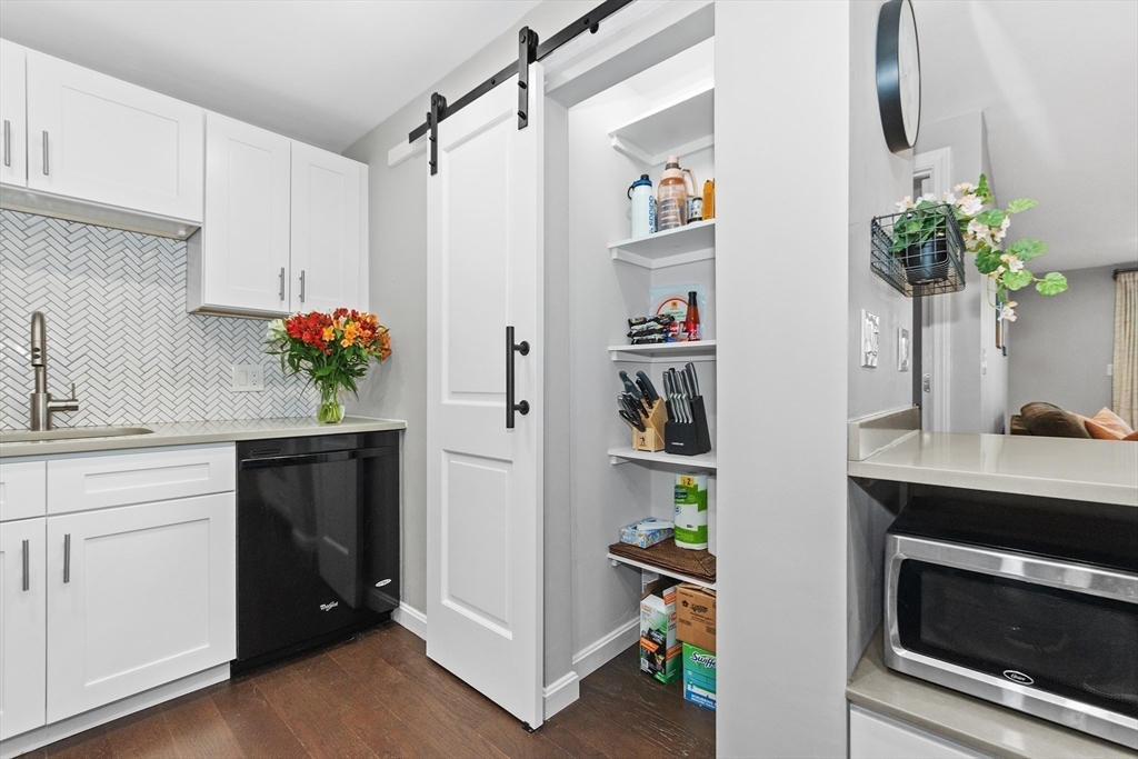 Medford, Massachusetts, 02155, United States, 2 Bedrooms Bedrooms, ,2 BathroomsBathrooms,Residential,For Sale,1939761