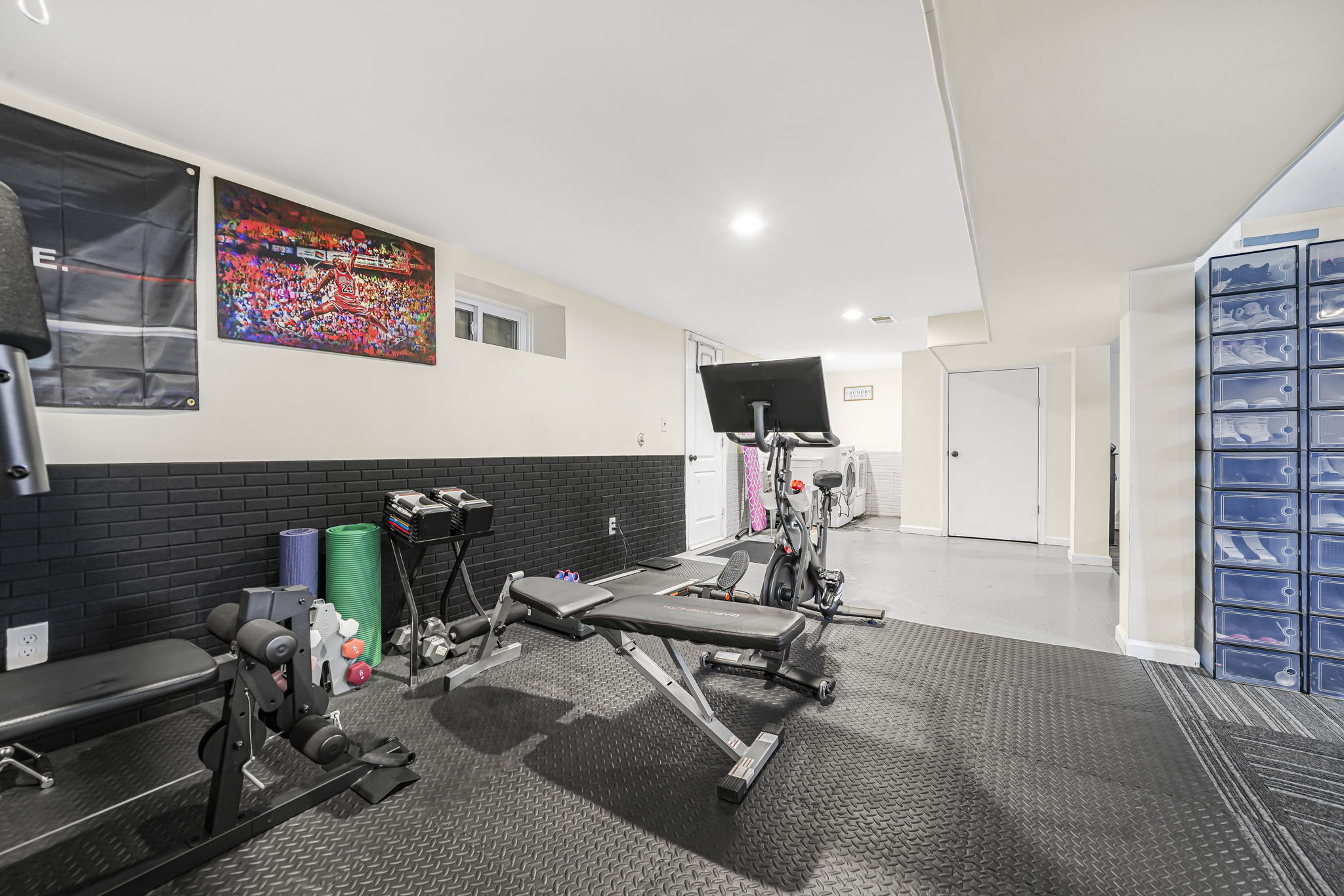 Union, New Jersey, 07073, United States, 3 Bedrooms Bedrooms, ,2 BathroomsBathrooms,Residential,For Sale,2012032