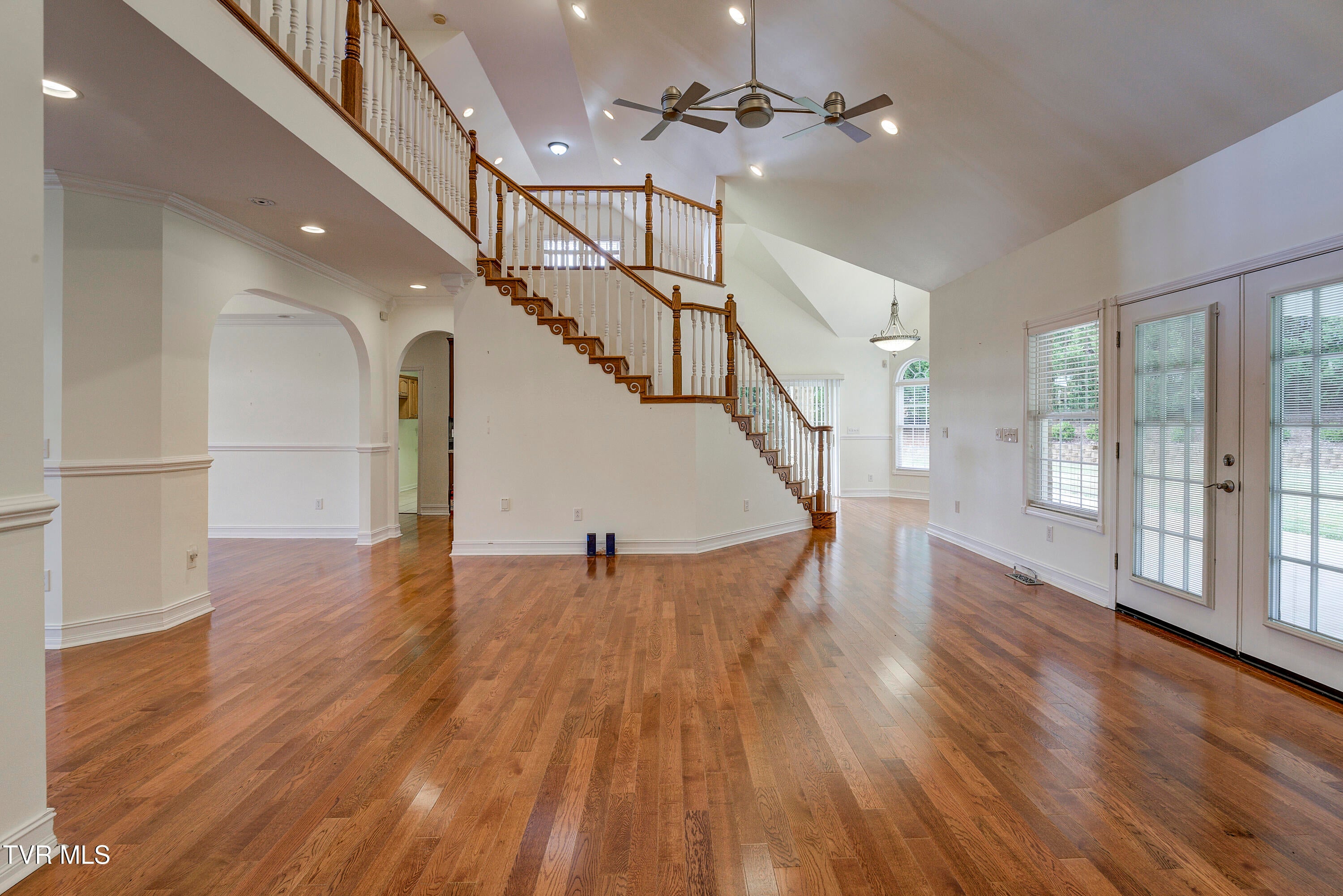 Bristol, Tennessee, 37620, United States, 4 Bedrooms Bedrooms, ,4 BathroomsBathrooms,Residential,For Sale,2001712