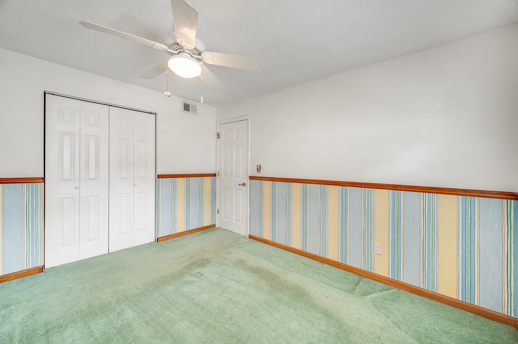  586 Louvre Drive, Melbourne, FL, 32935 - 物件實景