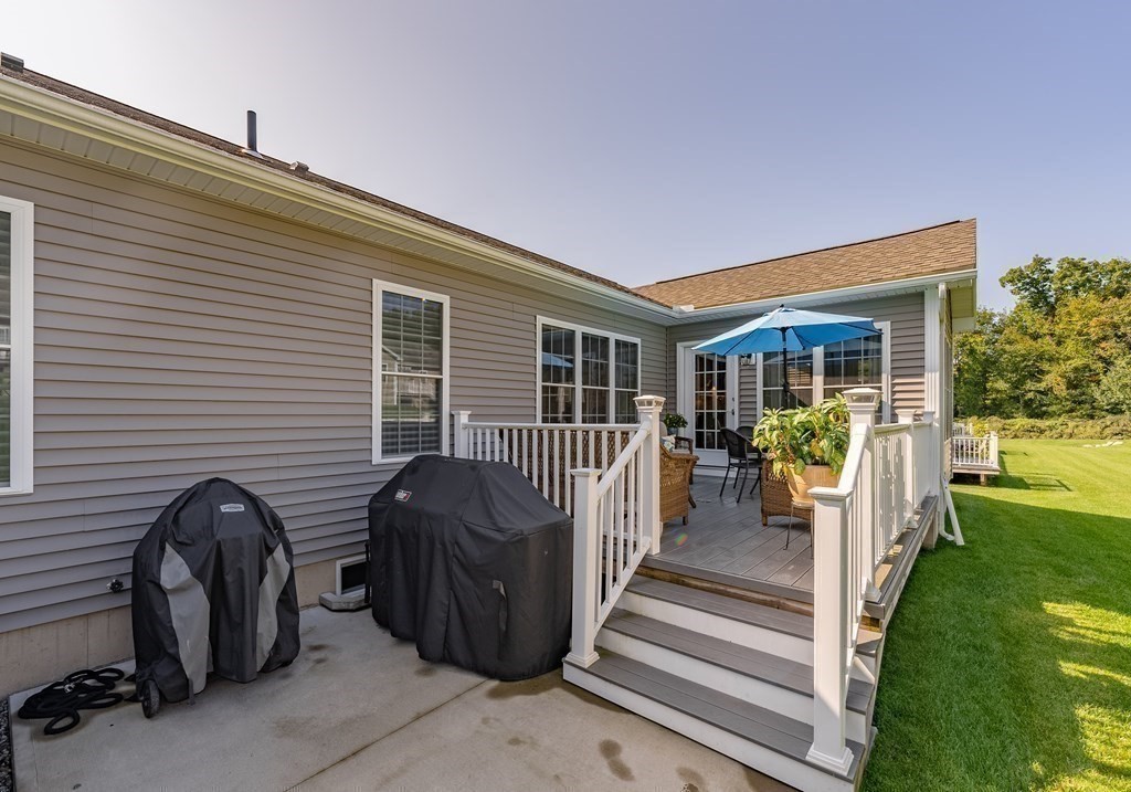 Ludlow, Massachusetts, 01056, United States, 2 Bedrooms Bedrooms, ,2 BathroomsBathrooms,Residential,For Sale,1925126