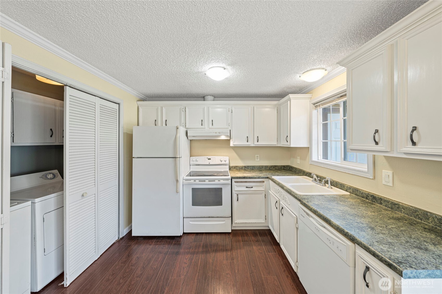 Auburn, Washington, 98001, United States, 4 Bedrooms Bedrooms, ,2 BathroomsBathrooms,Residential,For Sale,1991202