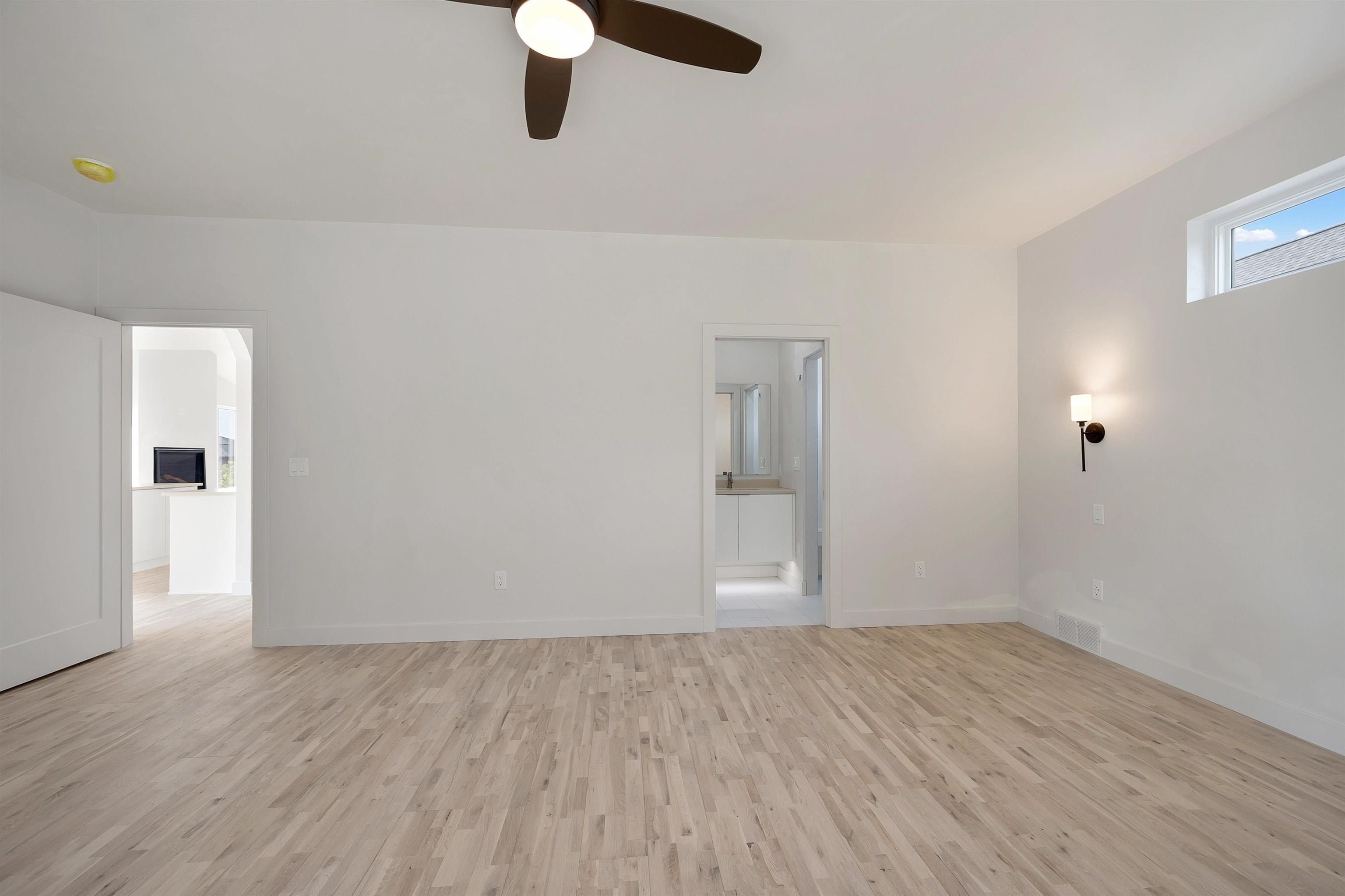 DE PERE, Wisconsin, 54115, United States, 2 Bedrooms Bedrooms, ,3 BathroomsBathrooms,Residential,For Sale,1982656