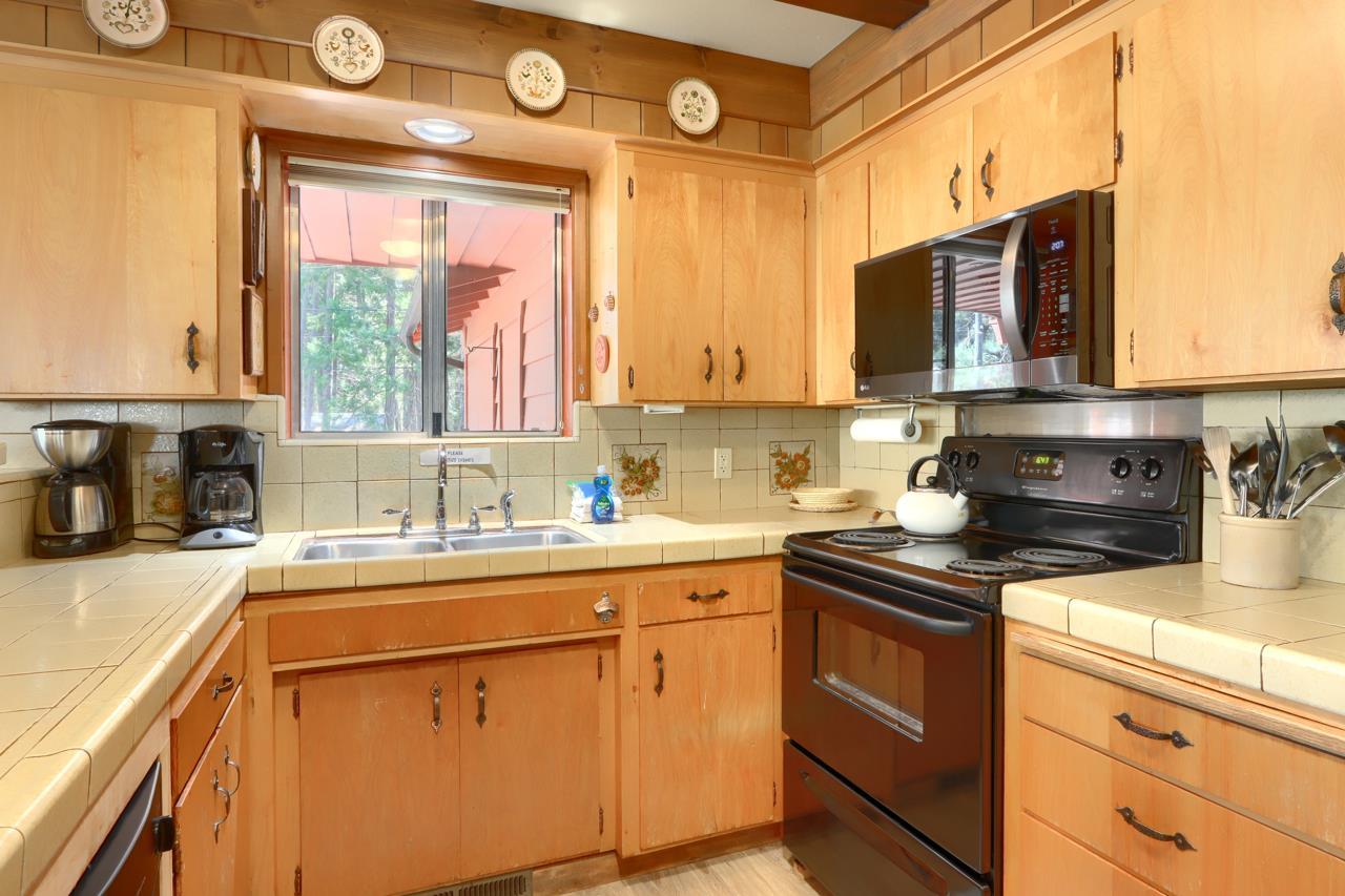 Wawona, California, 95389, United States, 3 Bedrooms Bedrooms, ,2 BathroomsBathrooms,Residential,For Sale,1835997