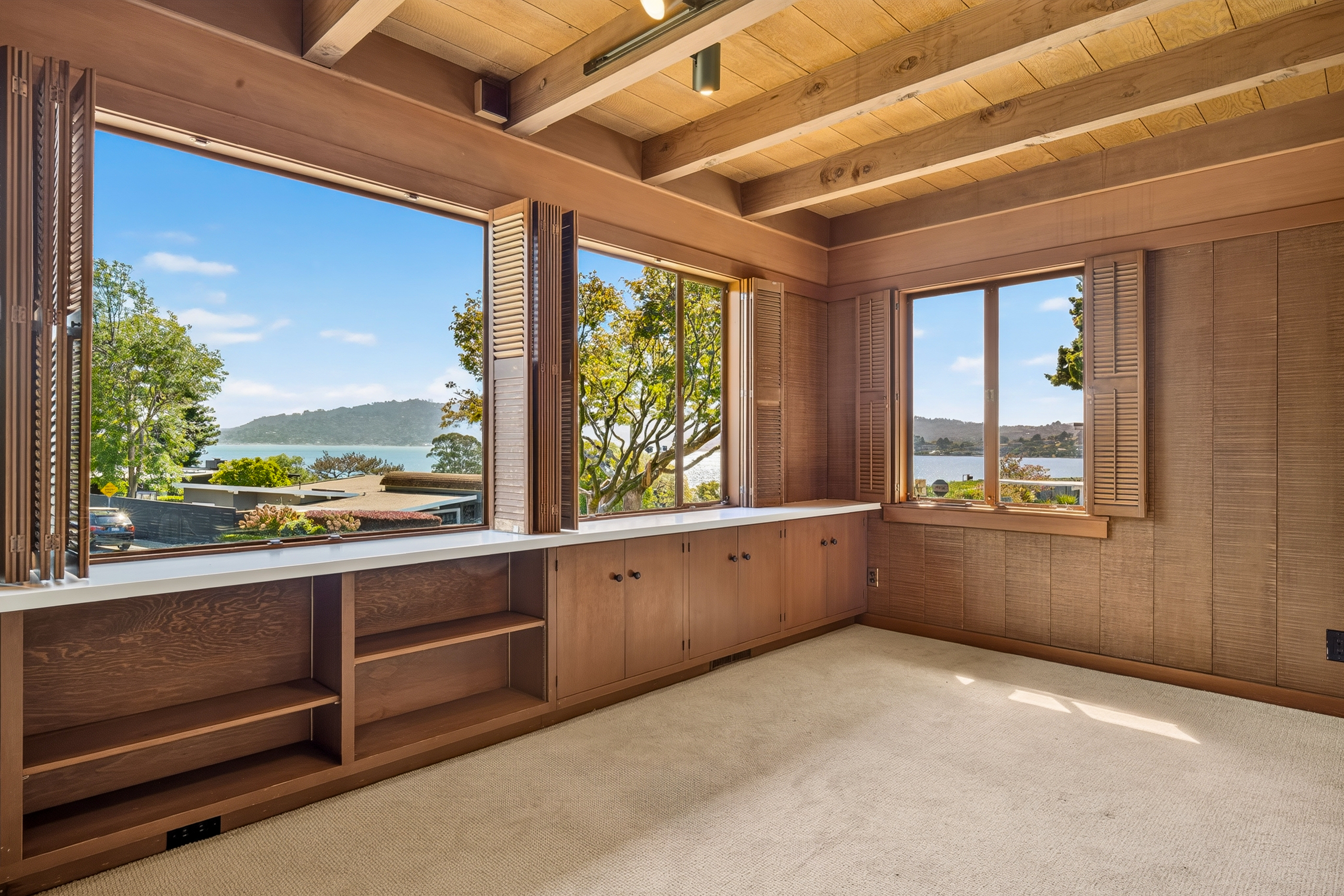  Mid-Century Character. Bay Views. A Rare Tiburon Opportunity - 物件實景