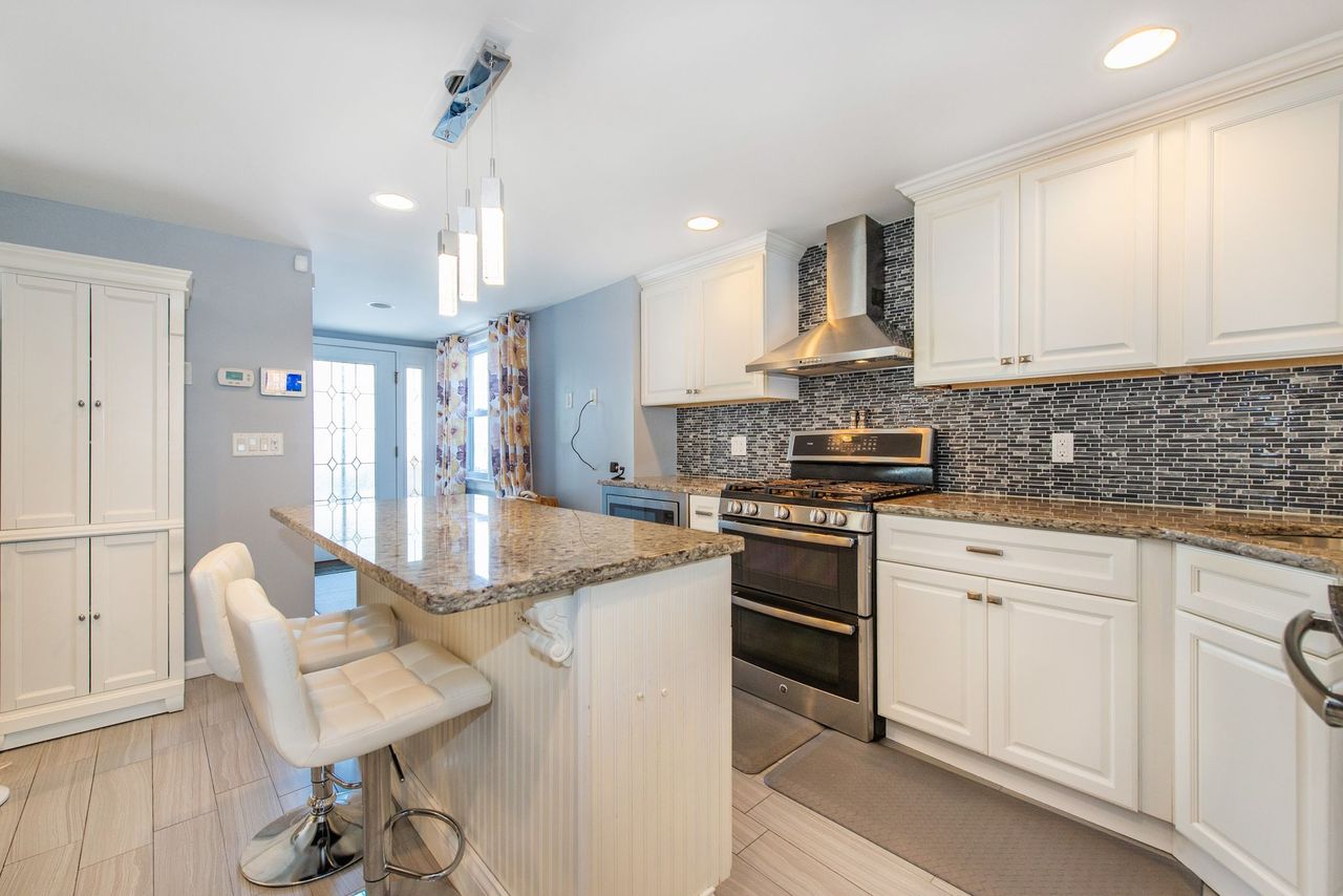 Harrison, New Jersey, 07029, United States, 2 Bedrooms Bedrooms, ,1 BathroomBathrooms,Residential,For Sale,1984057