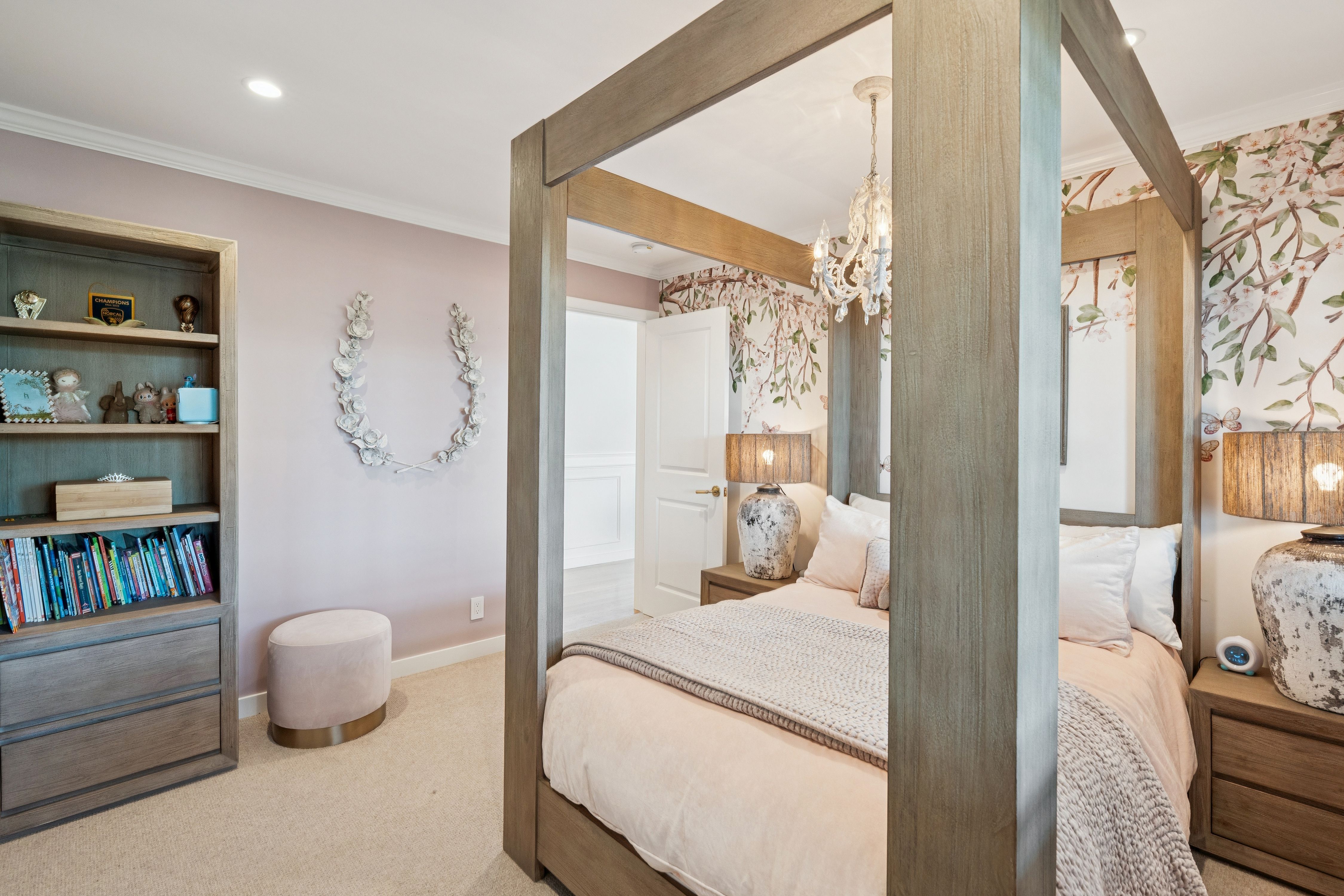  Rare One-Level Residence on Belvedere Island