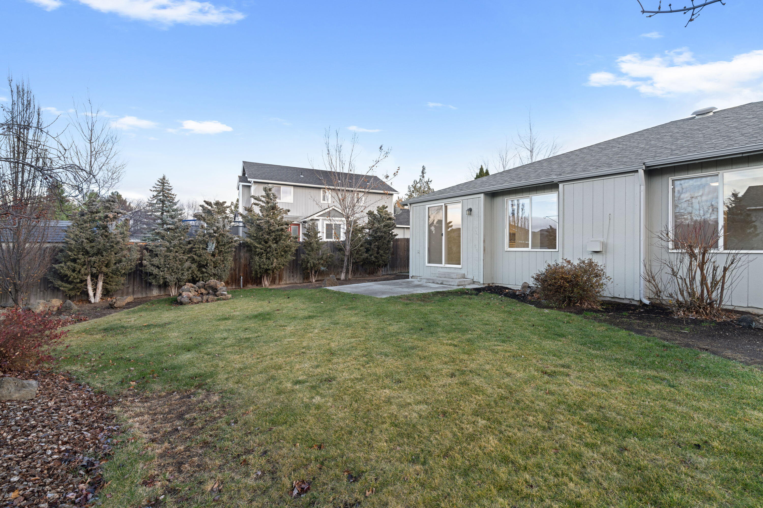 Bend, Oregon, 97701, United States, 3 Bedrooms Bedrooms, ,2 BathroomsBathrooms,Residential,For Sale,1697036