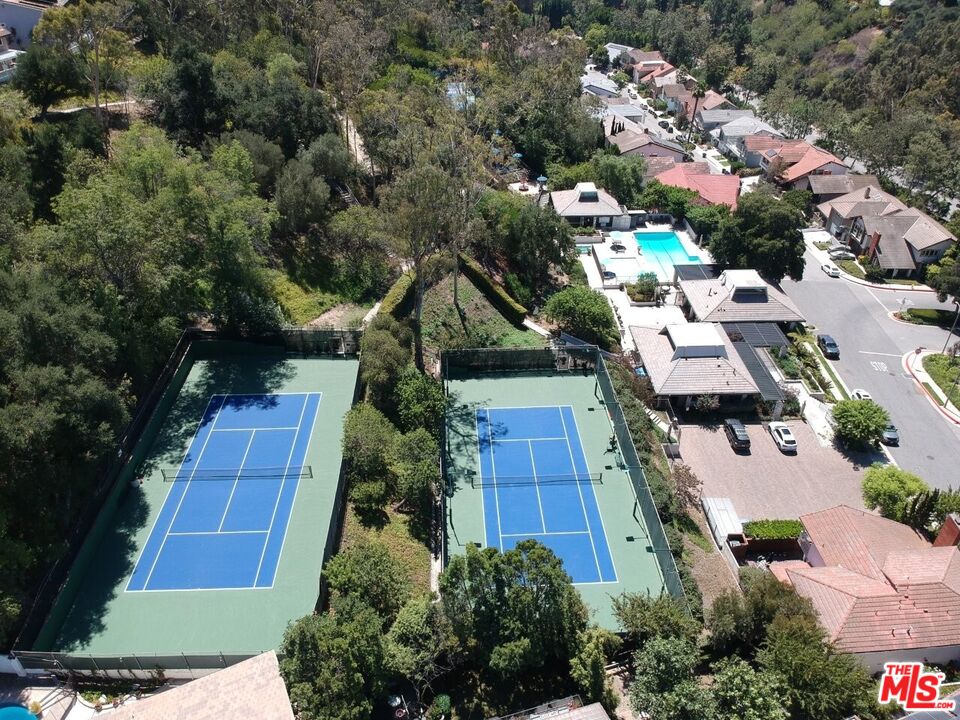Los Angeles, California, 90077, United States, 3 Bedrooms Bedrooms, ,3 BathroomsBathrooms,Residential,For Sale,1933289