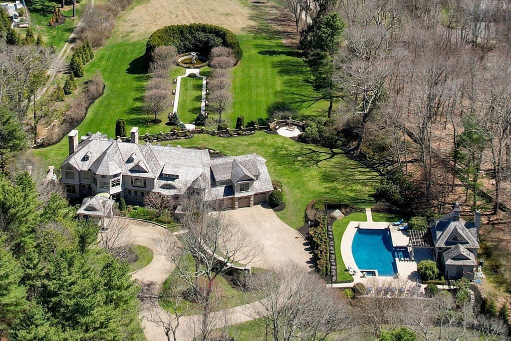 Beverly, Massachusetts, 01915, United States, 5 Bedrooms Bedrooms, ,8 BathroomsBathrooms,Residential,For Sale,1784465
