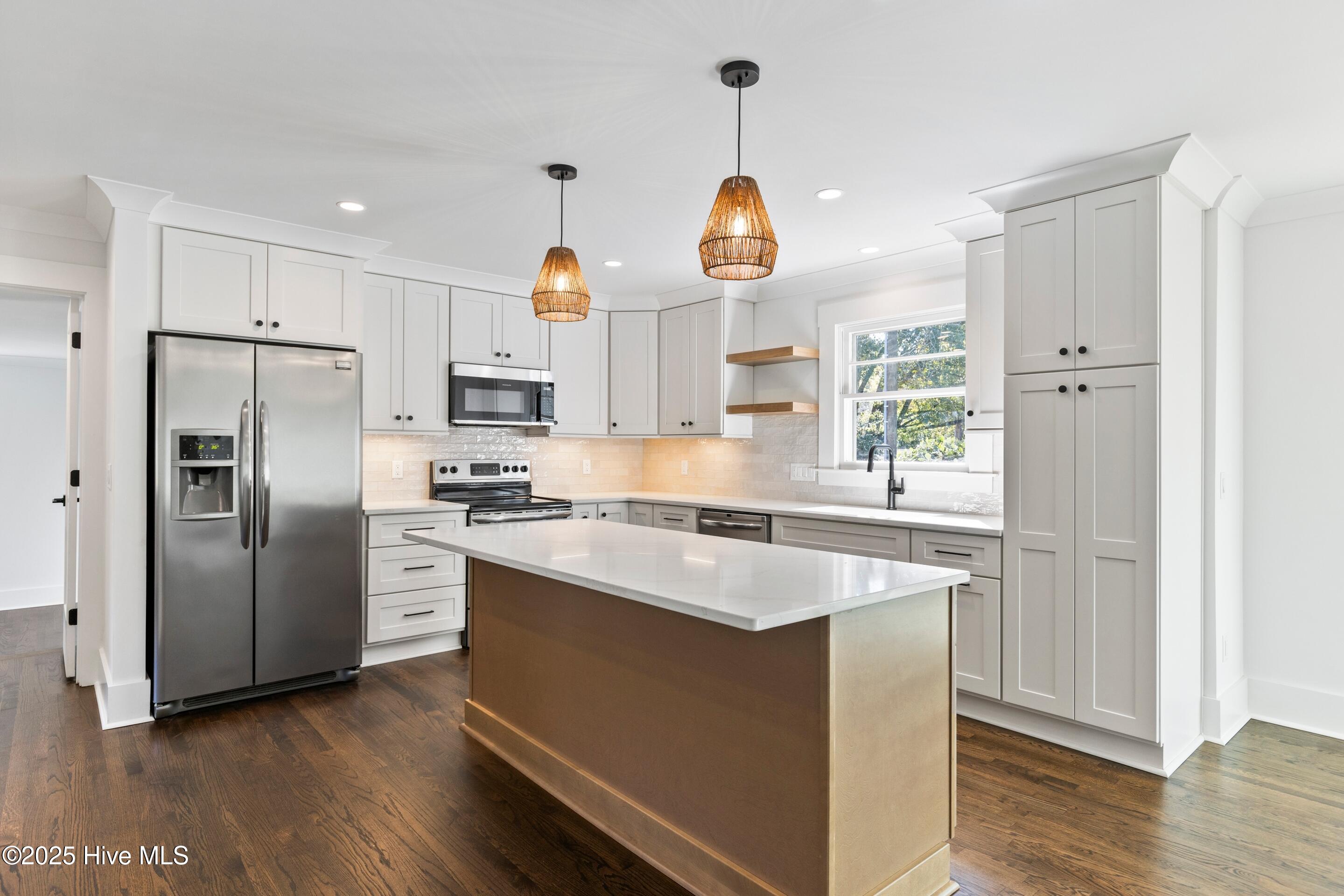 Wilmington, North Carolina, 28403, United States, 4 Bedrooms Bedrooms, ,2 BathroomsBathrooms,Residential,For Sale,1991913