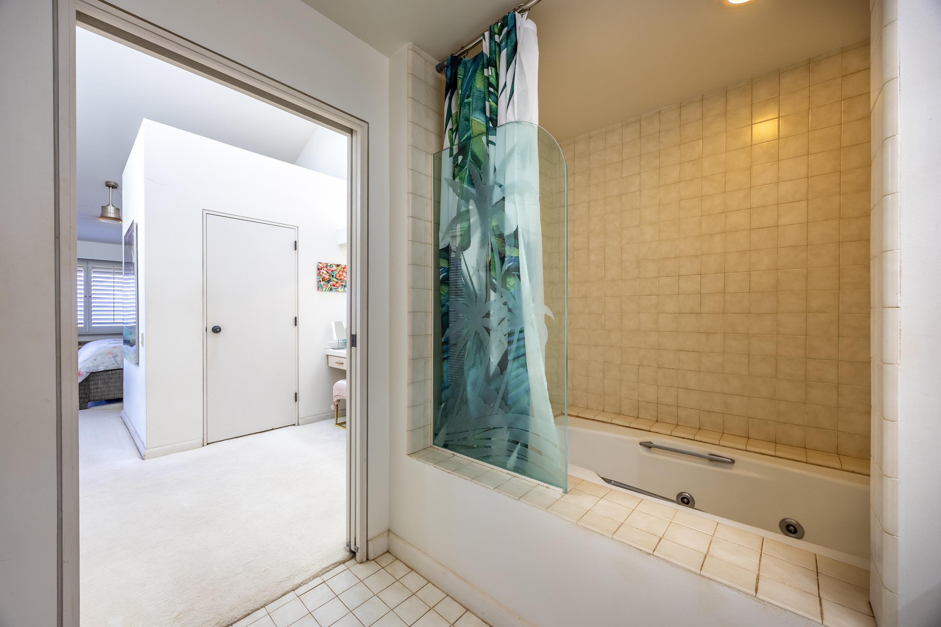 Lahaina, Hawaii, 96761, United States, 2 Bedrooms Bedrooms, ,2 BathroomsBathrooms,Residential,For Sale,1908273