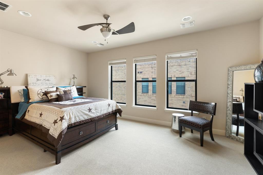 Fort Worth, Texas, 76102, United States, 2 Bedrooms Bedrooms, ,3 BathroomsBathrooms,Residential,For Sale,1880587