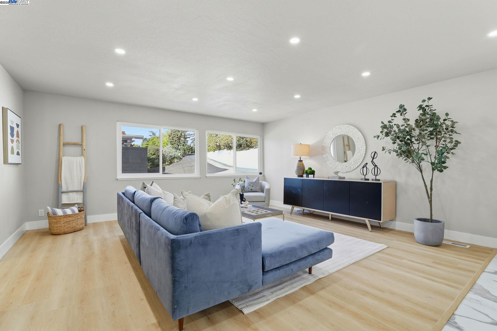 San Jose, California, 95127, United States, 4 Bedrooms Bedrooms, ,4 BathroomsBathrooms,Residential,For Sale,1988045