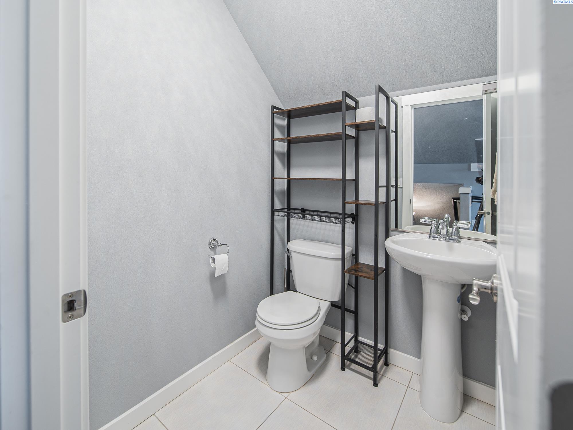 Pasco, Washington, 99301, United States, 4 Bedrooms Bedrooms, ,3 BathroomsBathrooms,Residential,For Sale,1933417