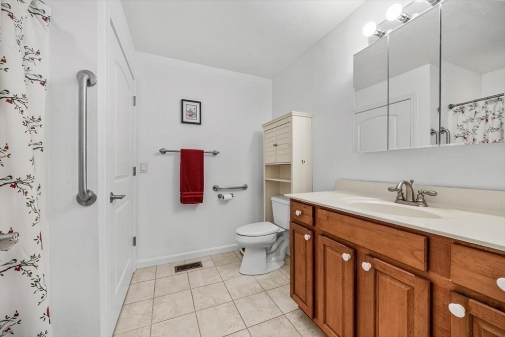 Marshfield, Massachusetts, 02050, United States, 2 Bedrooms Bedrooms, ,3 BathroomsBathrooms,Residential,For Sale,1938601