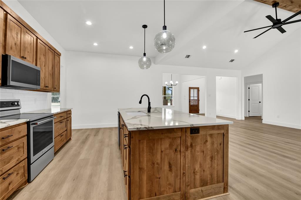 Millsap, Texas, 76066, United States, 4 Bedrooms Bedrooms, ,2 BathroomsBathrooms,Residential,For Sale,1984368