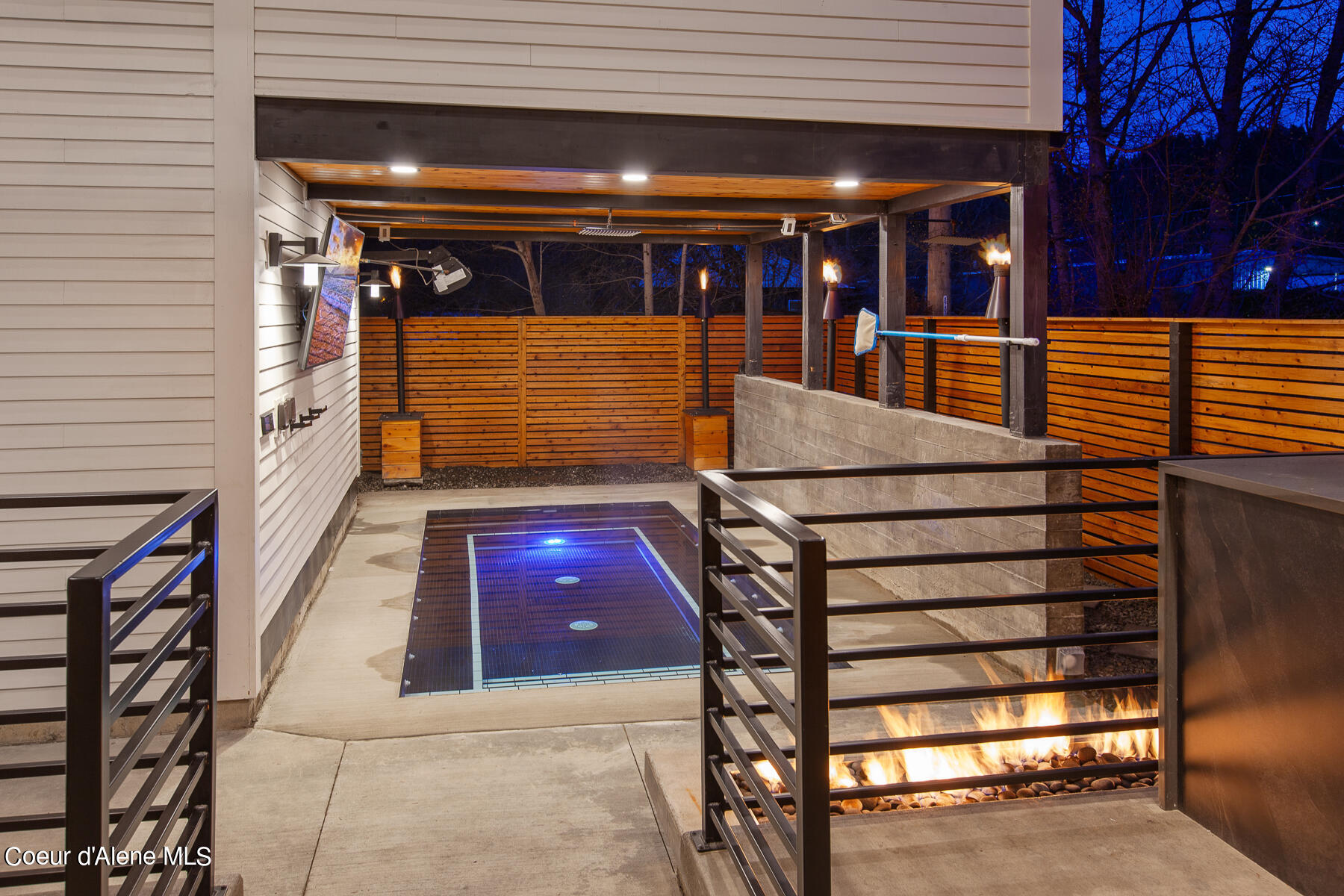 Coeur d'Alene, Idaho, 83814, United States, 4 Bedrooms Bedrooms, ,1 BathroomBathrooms,Residential,For Sale,1975946